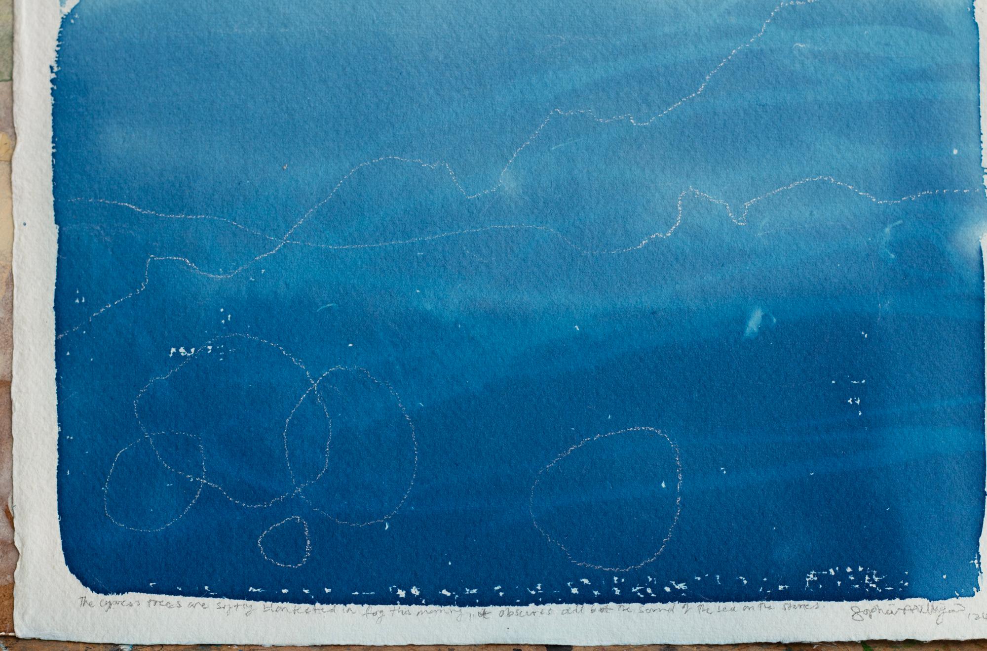 'Ciprés, Niebla'. Azul blanco orilla océano playa árboles minimalista naturaleza dibujo en venta 1