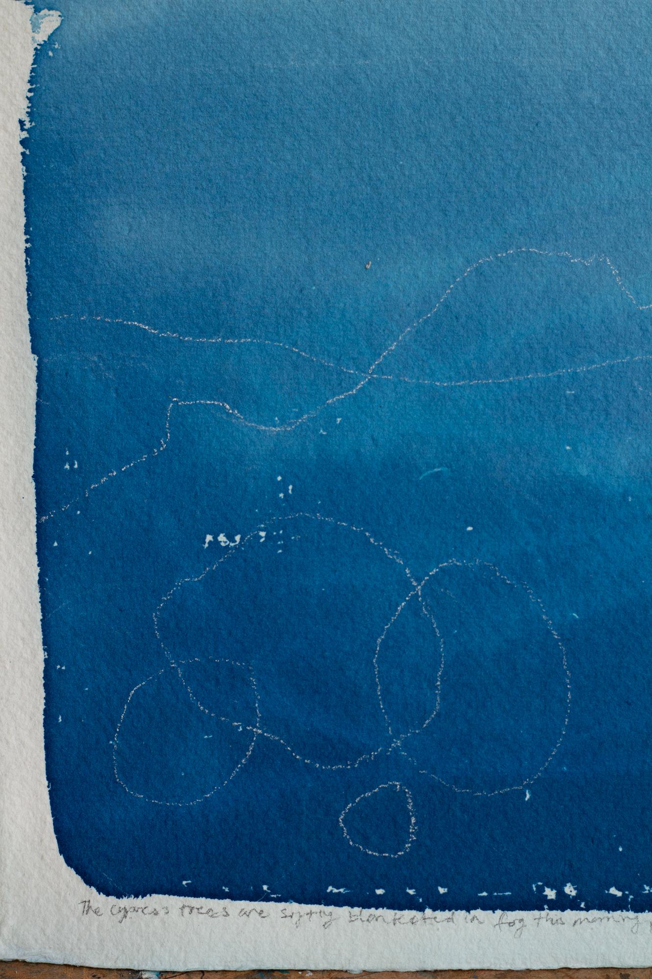 'Ciprés, Niebla'. Azul blanco orilla océano playa árboles minimalista naturaleza dibujo en venta 3
