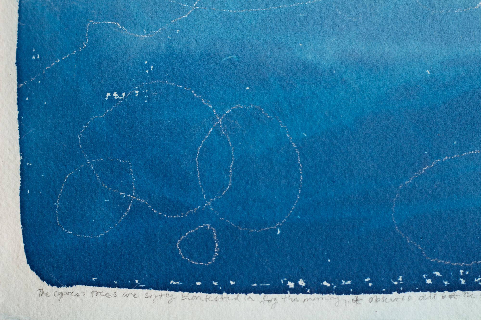 'Ciprés, Niebla'. Azul blanco orilla océano playa árboles minimalista naturaleza dibujo en venta 4