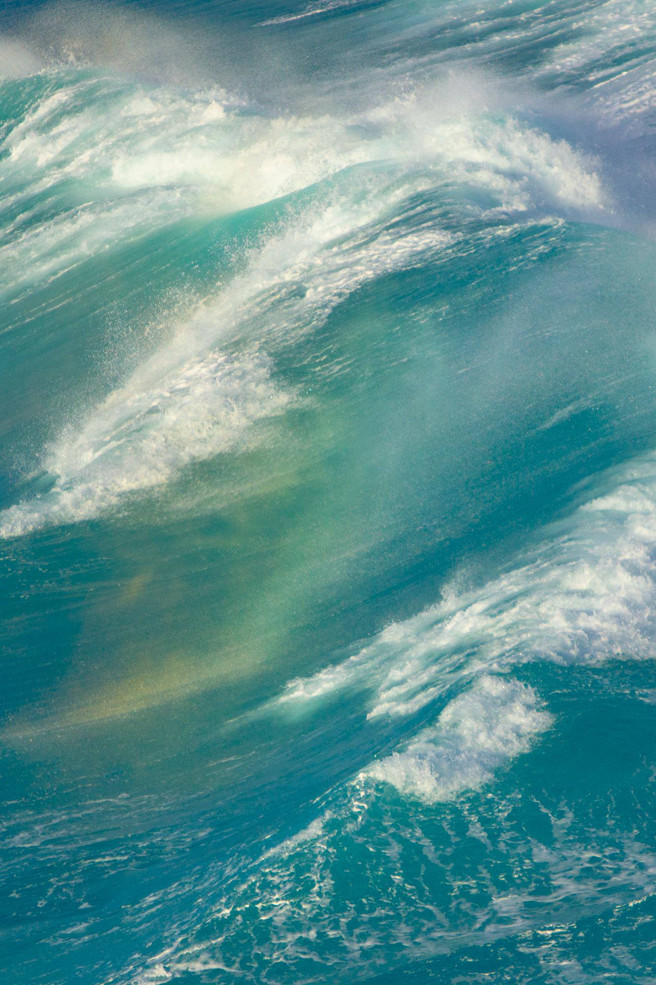 „Salted Rainbows, Off Shore, Atlantic“ Einzigartiges Triptychon. Windwasser im Ozean (Zeitgenössisch), Photograph, von Sophia Milligan