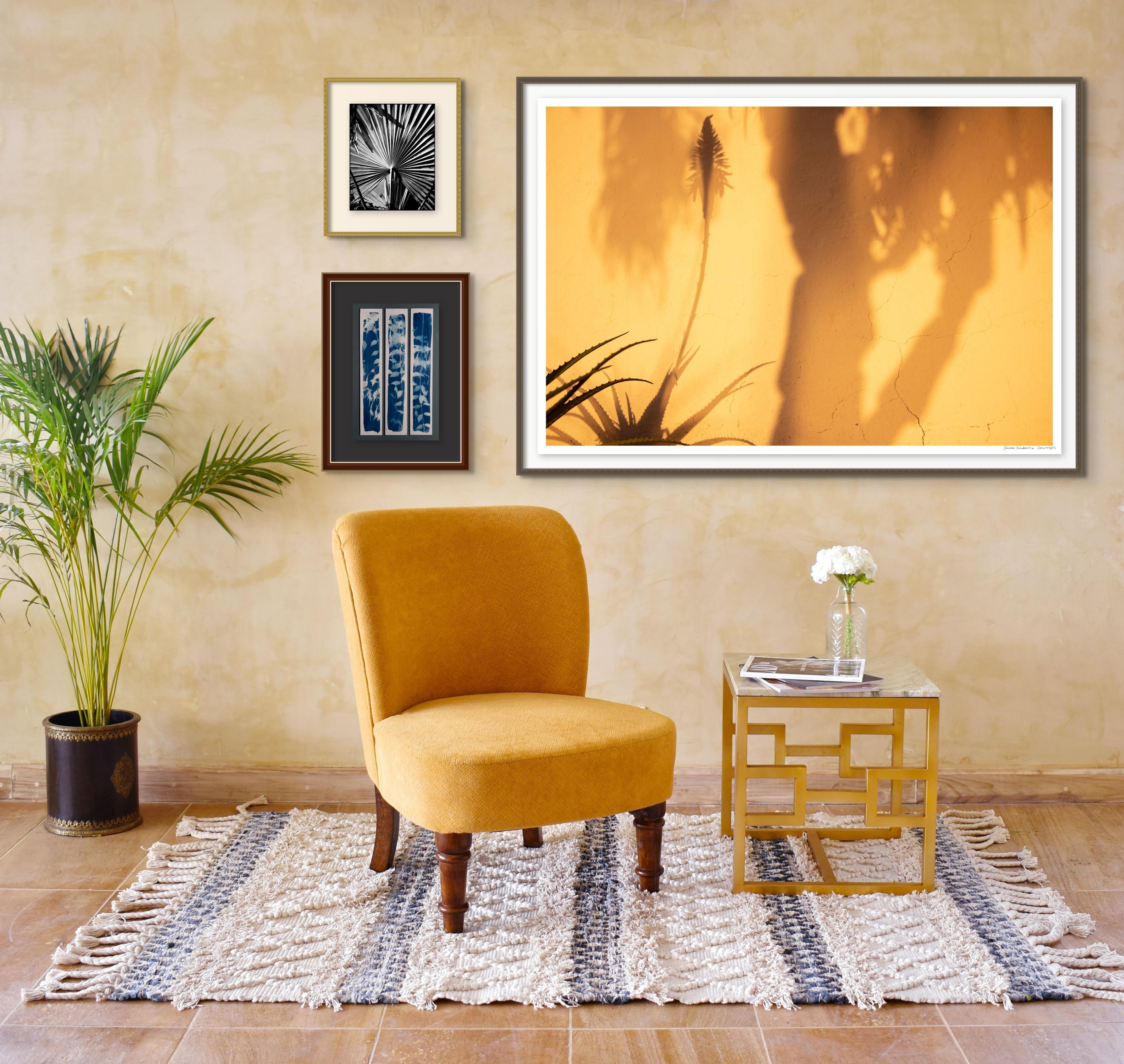 Photo à grande échelle 'Sombras Doradas (5)', Silhouette du désert Coucher de soleil Or jaune en vente 3