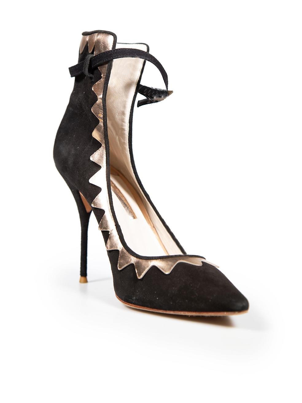 CONDITION is Very good. Minimal wear to the heels is evident. Light discolouration to the tip of both shoes. Small scratches to the leather detailing, especially to the front, sides and back. Tarnishing to the buckle on both shoes and an abrasion to