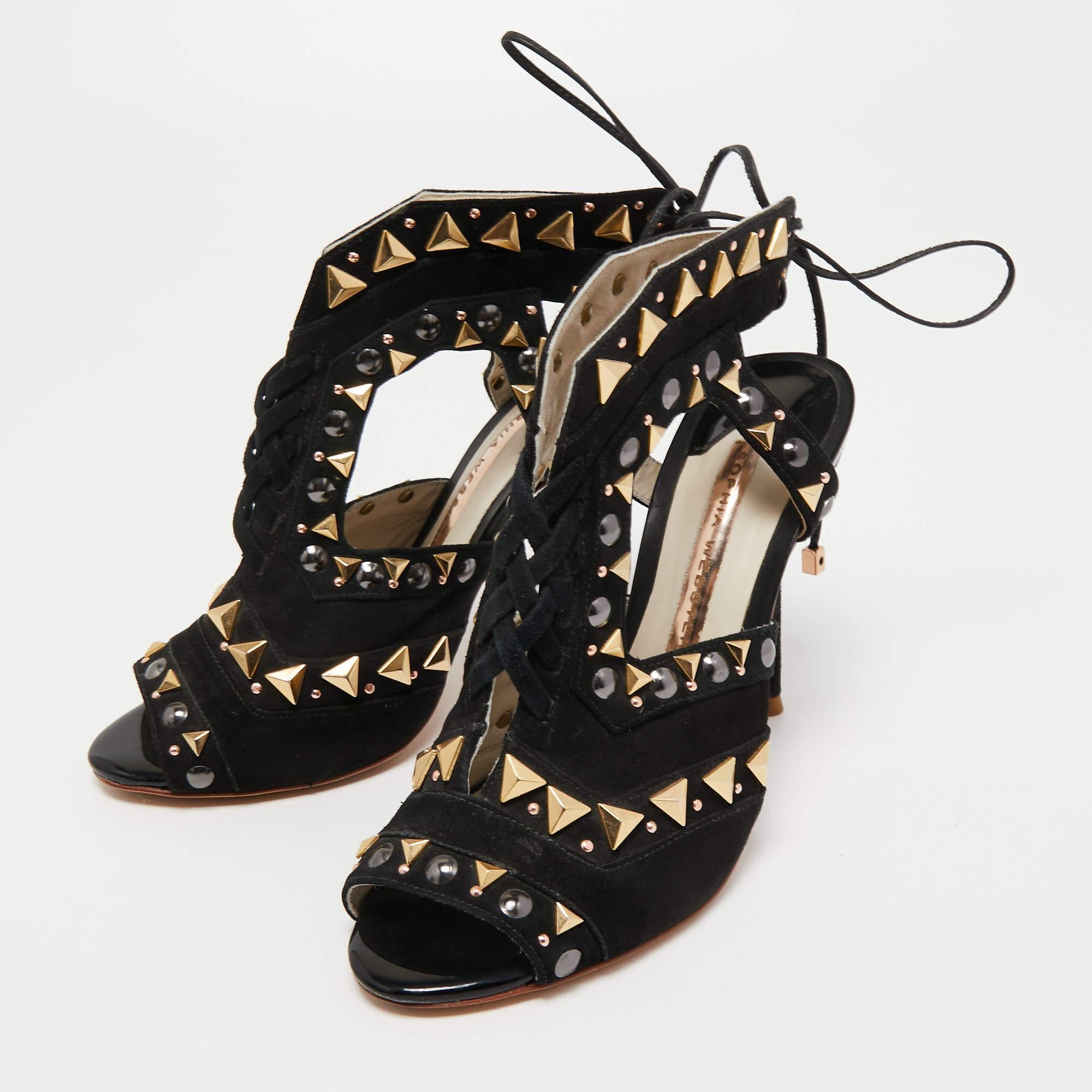 These sandals will frame your feet in an elegant manner. Crafted from quality materials  they flaunt a classy display  comfortable insoles and durable heels.