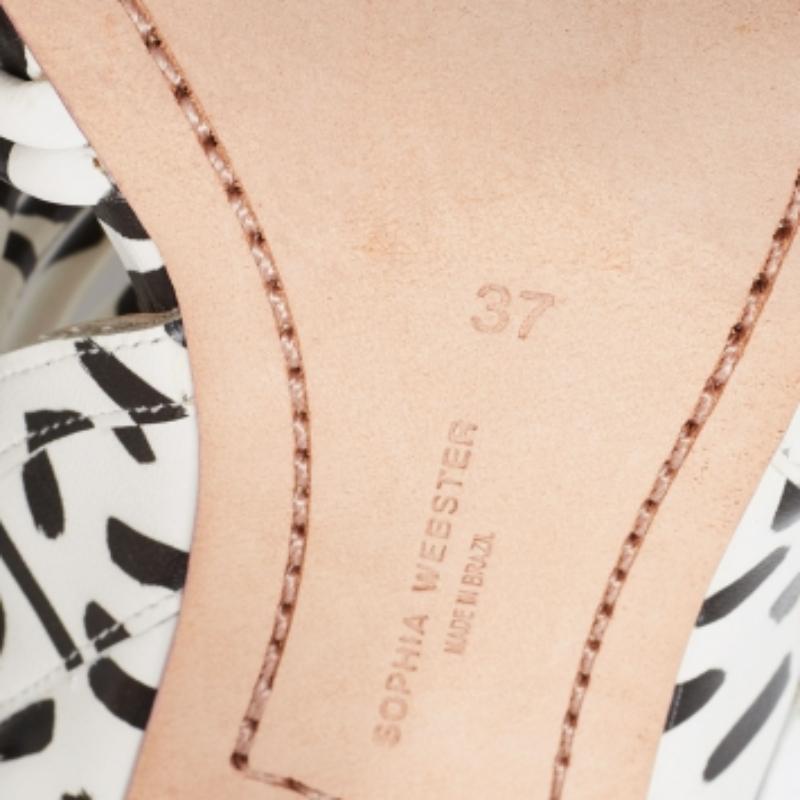 Sophia Webster Schwarz/Weiß Leopard Print Leder Spitze Tie Up Sandalen Größe 37 im Angebot 2