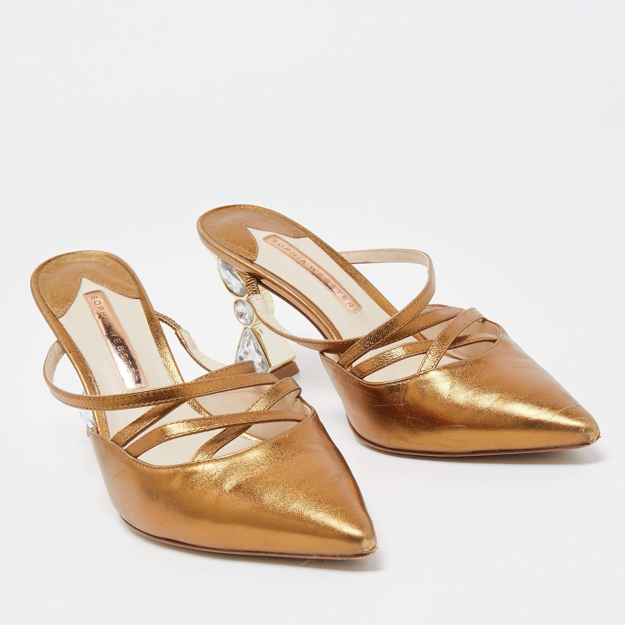 Sophia Webster Metallic Gold Leather Pointed Mules Size 38.5 In Good Condition For Sale In Dubai, Al Qouz 2
