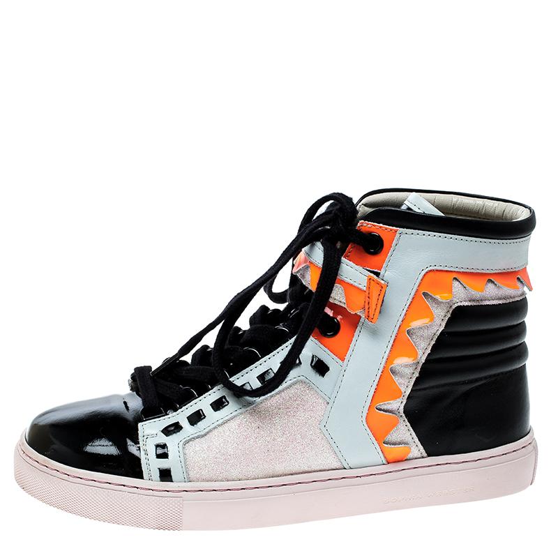 Add a dose of colour and life to your weekend looks with this peppy number from the house of Sophia Webster. Featuring a high-top silhouette, these Riko sneakers are designed in multicolour leather and detailed with glitter accents and gun-metal