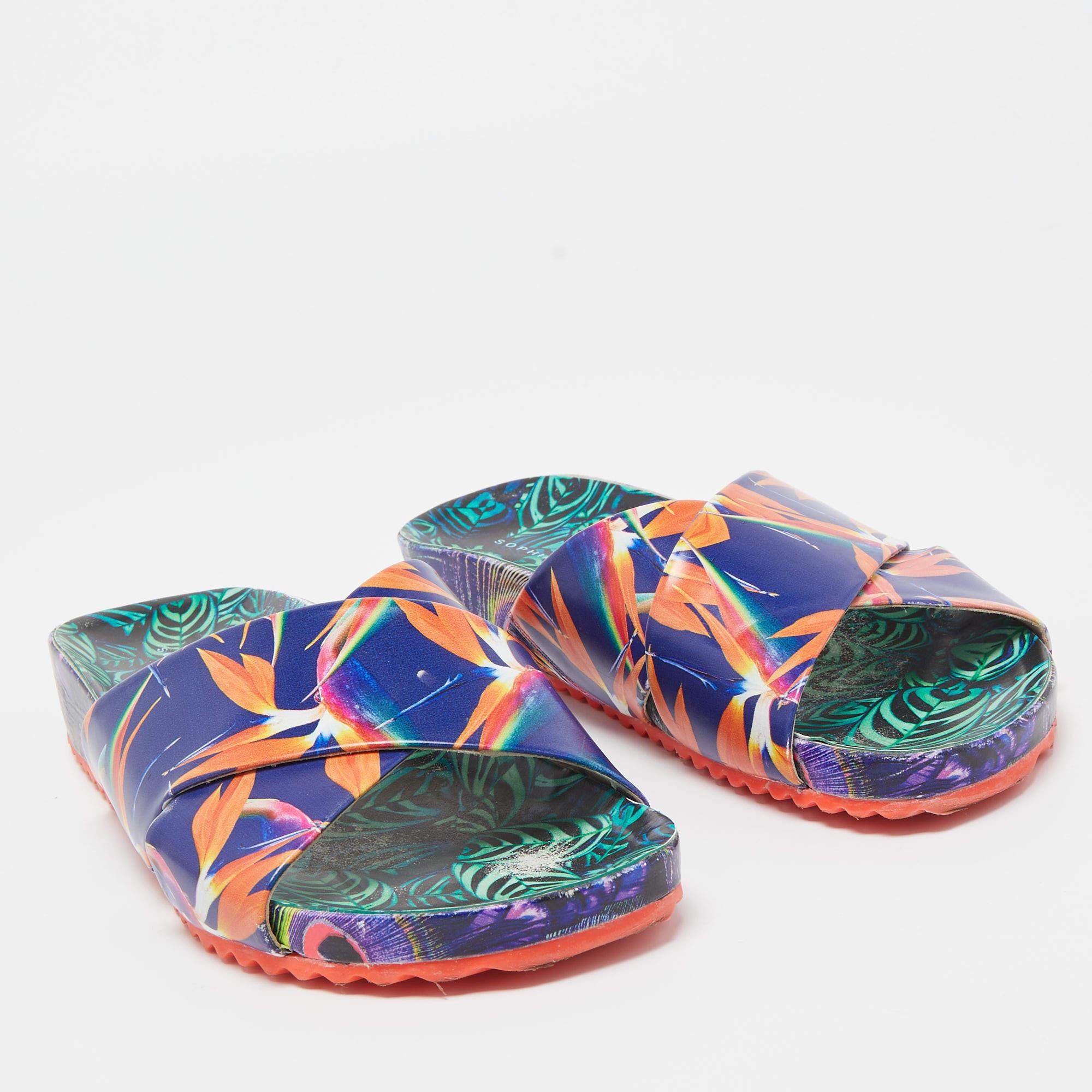 Sophia Webster Multicolor Printed Leather Slides Size 40.5 In Good Condition For Sale In Dubai, Al Qouz 2