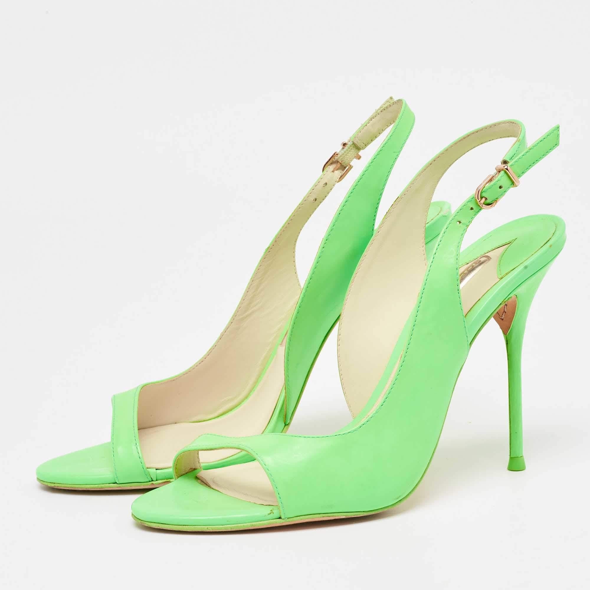 Sophia Webster has been a favorite worldwide for her unique creative and modern designs. She continues to charm us with these fabulous sandals. These neon green sandals are crafted from leather and feature an open toe silhouette. They flaunt