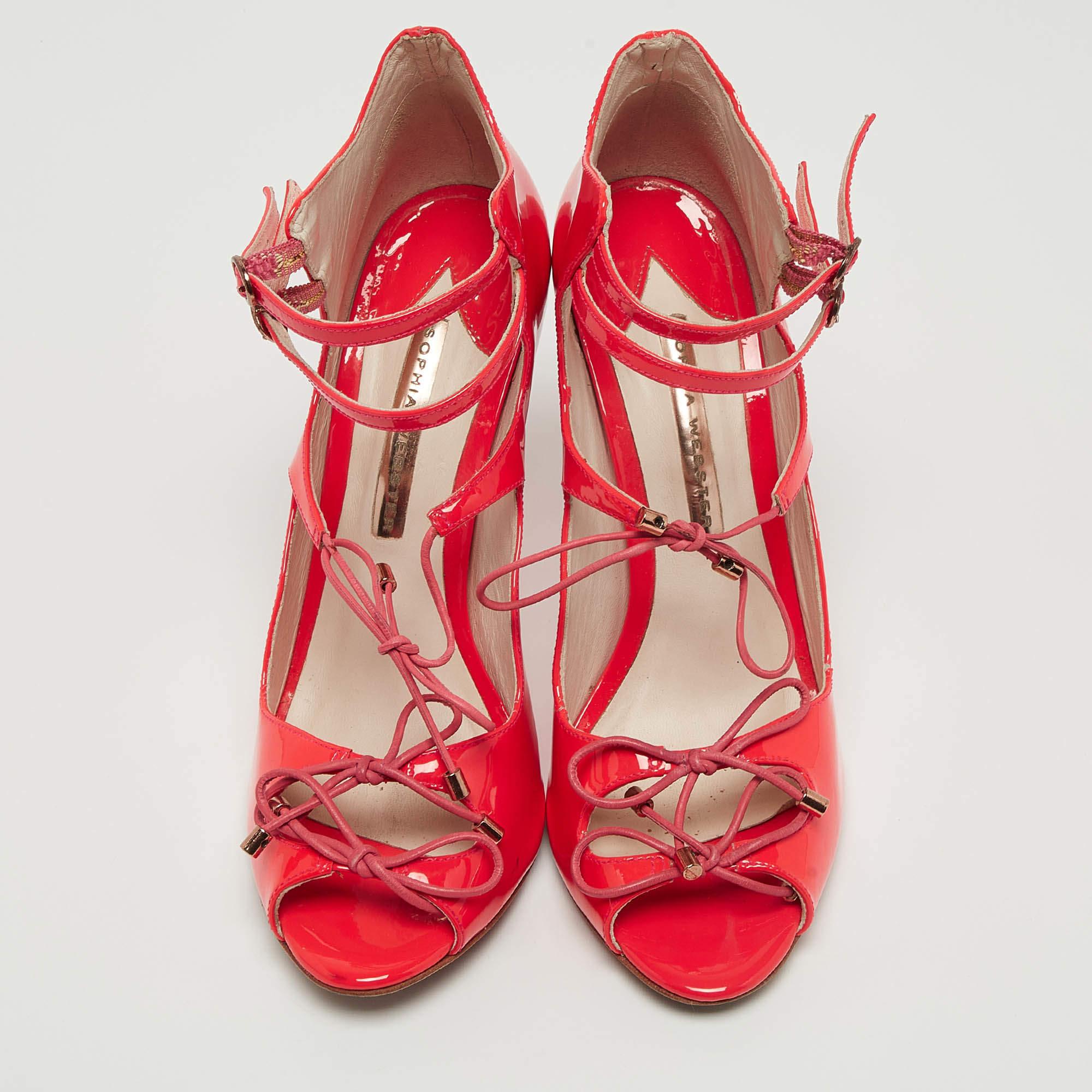 Sophia Webster Neon Pink Patent Leather Ankle Strap Sandals Size 39.5 In Good Condition For Sale In Dubai, Al Qouz 2