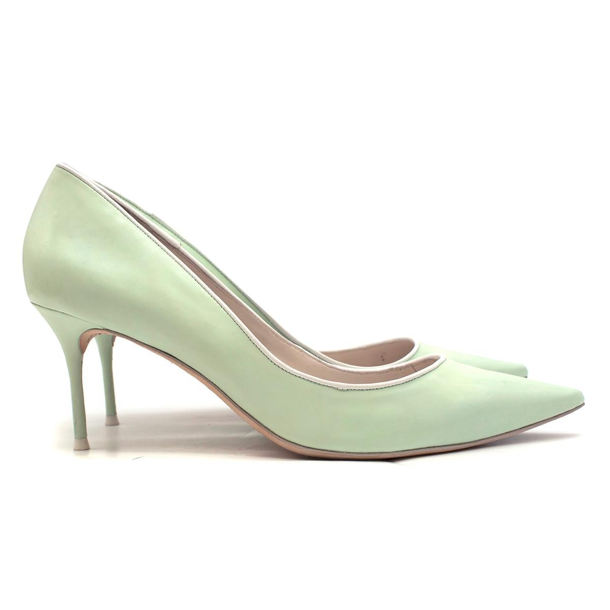 pastel pumps