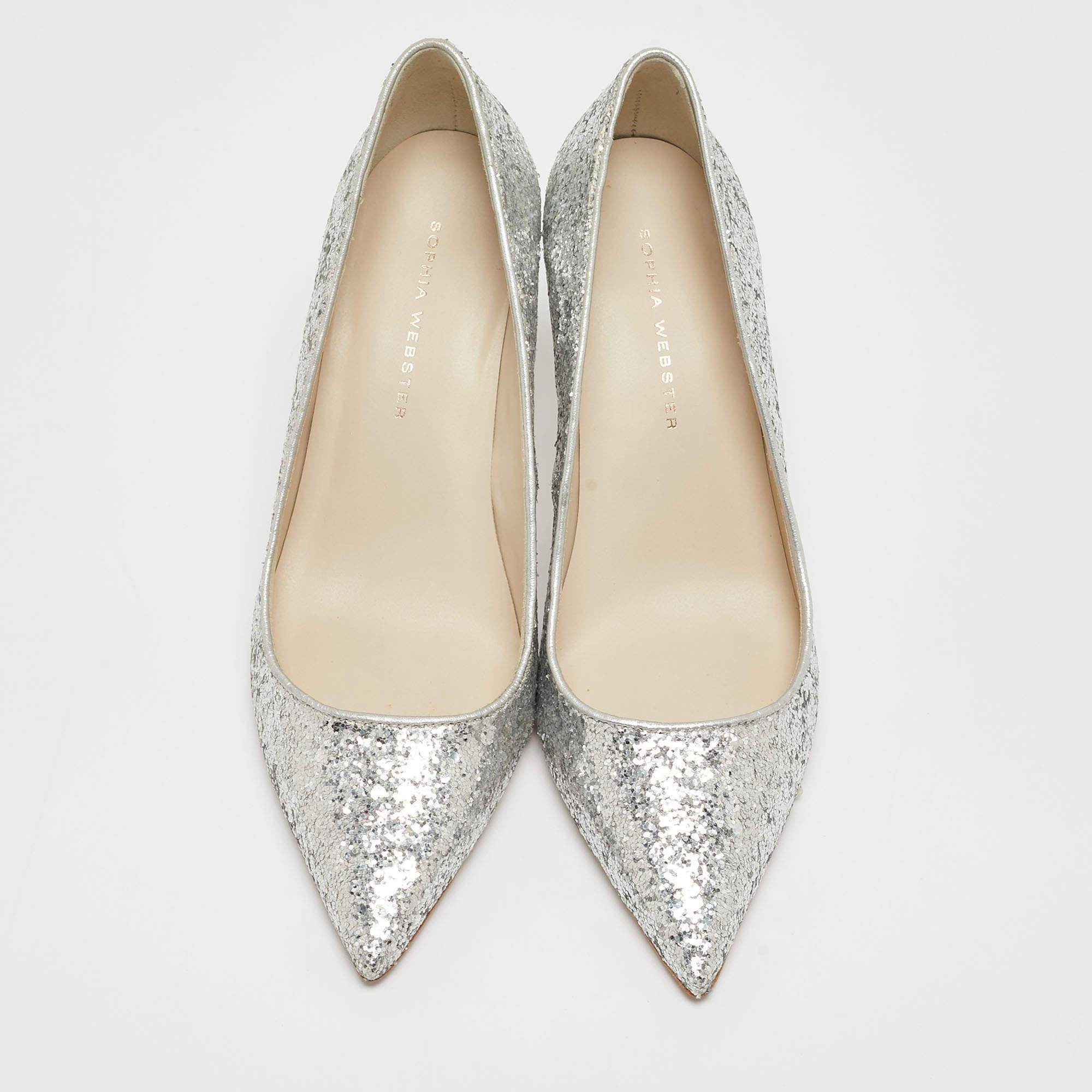 Sophia Webster Silver Glitter Rio Pumps Size 35 In Good Condition For Sale In Dubai, Al Qouz 2