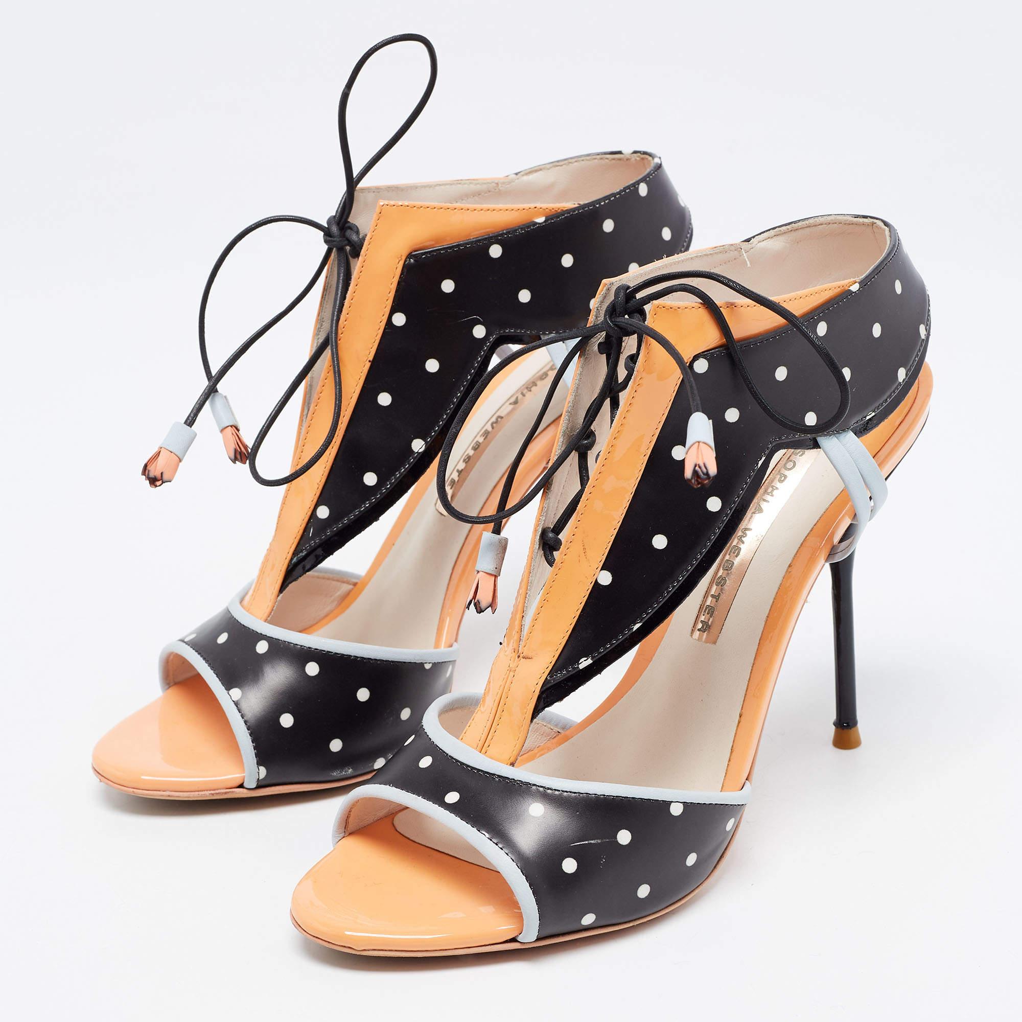 Diese Sandalen umrahmen Ihre Füße auf elegante Weise. Gefertigt aus hochwertigen MATERIALEN  Sie zeichnen sich durch ein edles Design und bequeme Sohlen aus.