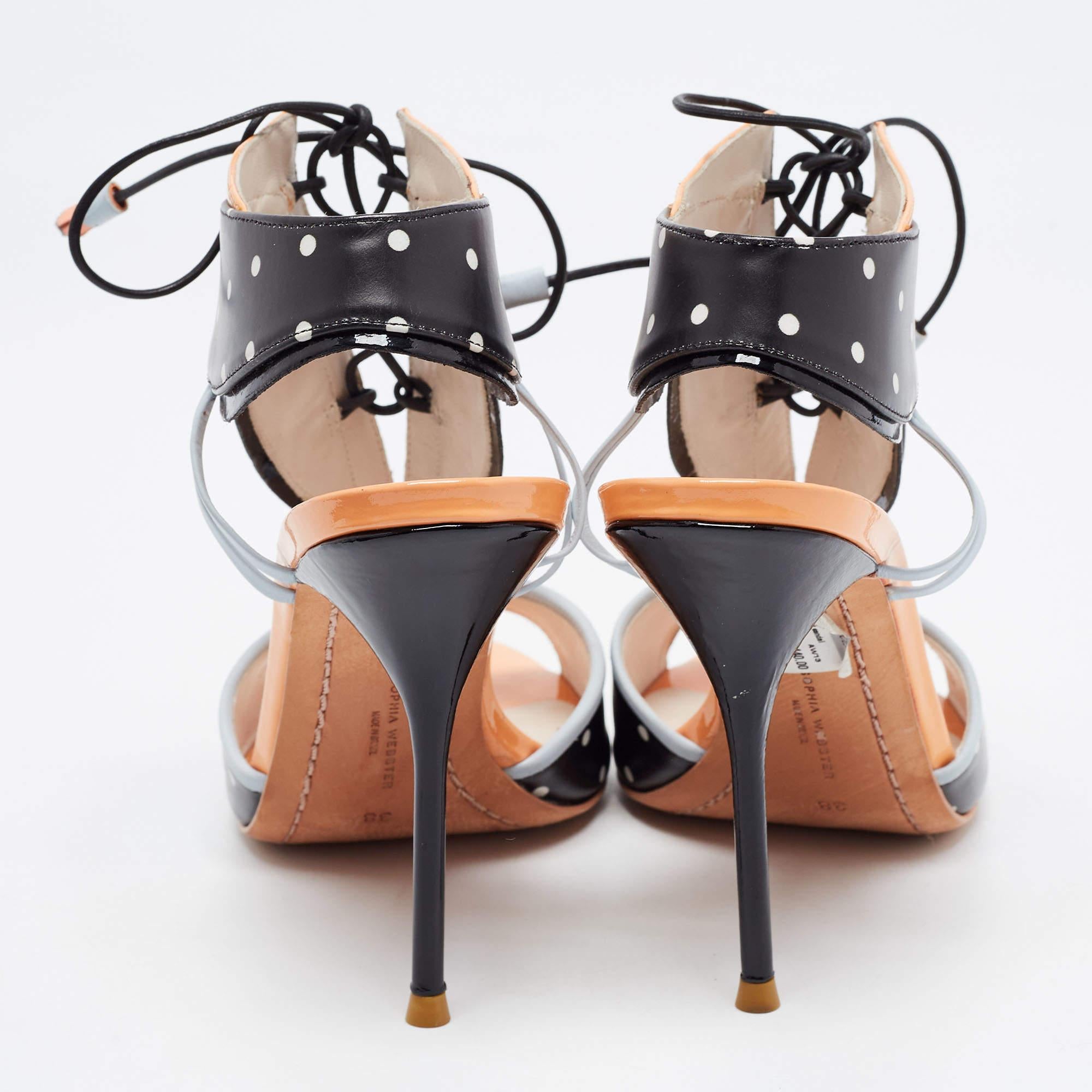 Sophia Webster Tricolor gepunktete Leilou-Sandalen aus Leder und Lackleder und Lackleder Größe 38 Damen im Angebot