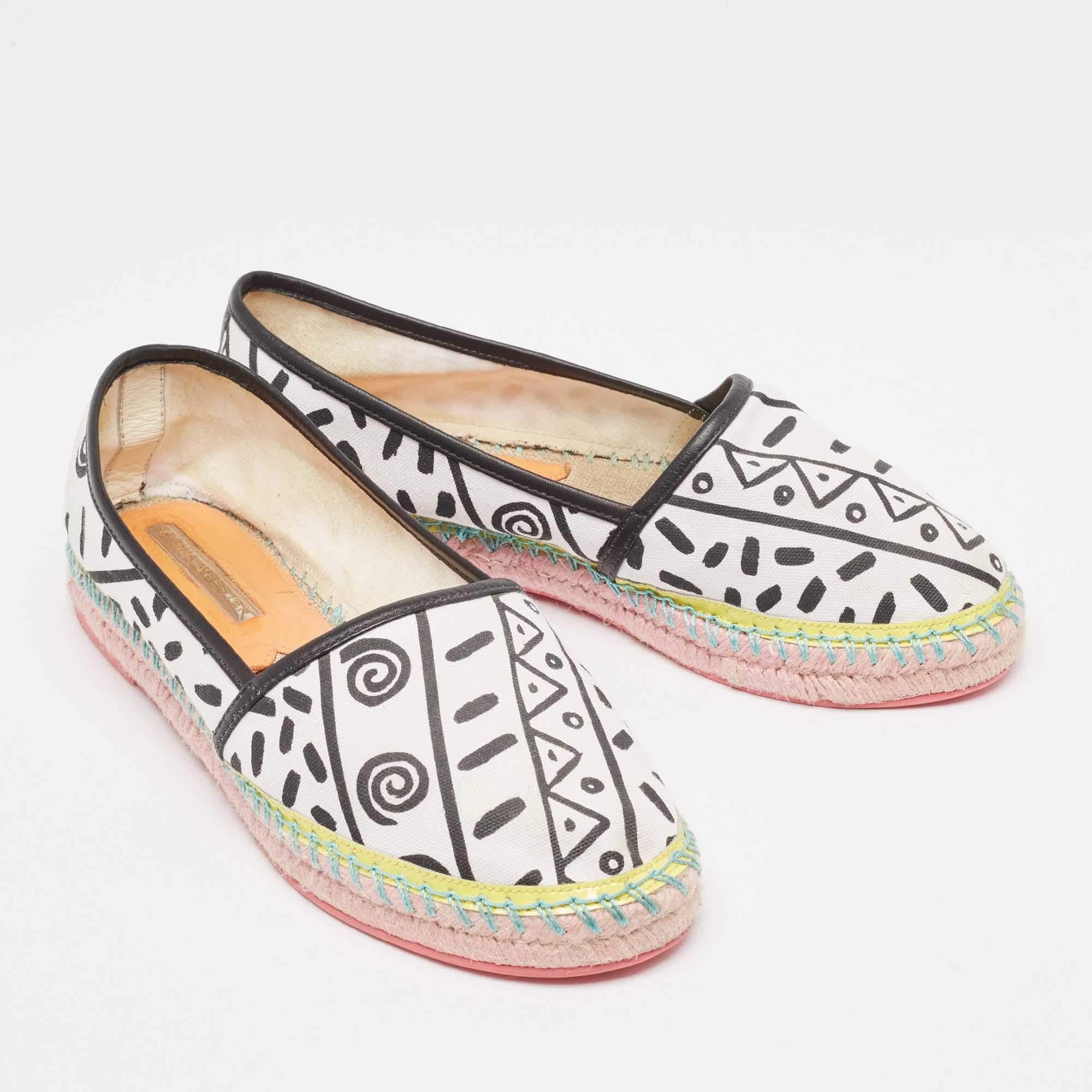 Sophia Webster White/Black Canvas and Leather Espadrille Flats Size 40.5 In Good Condition For Sale In Dubai, Al Qouz 2