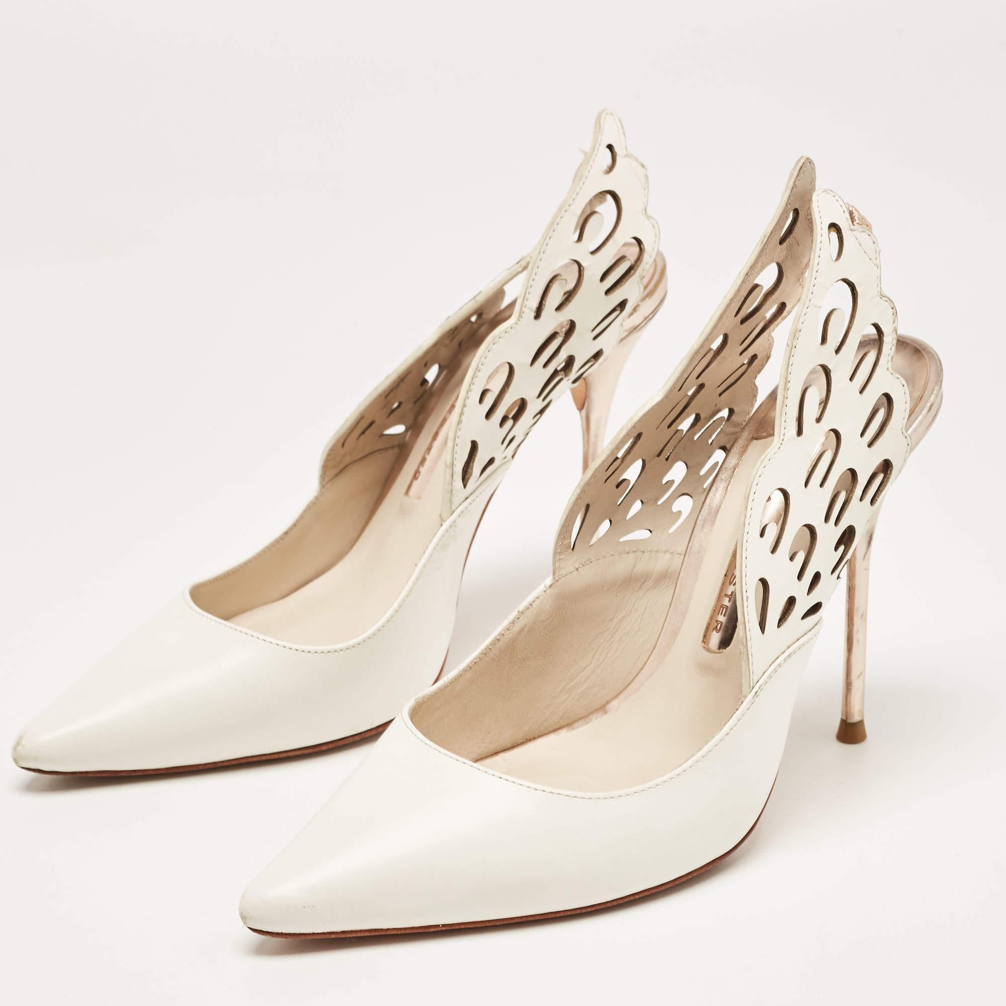 The fashion house's tradition of excellence coupled with modern design sensibilities works to make these pumps a fabulous choice. Theyll help you deliver a chic look with ease.
