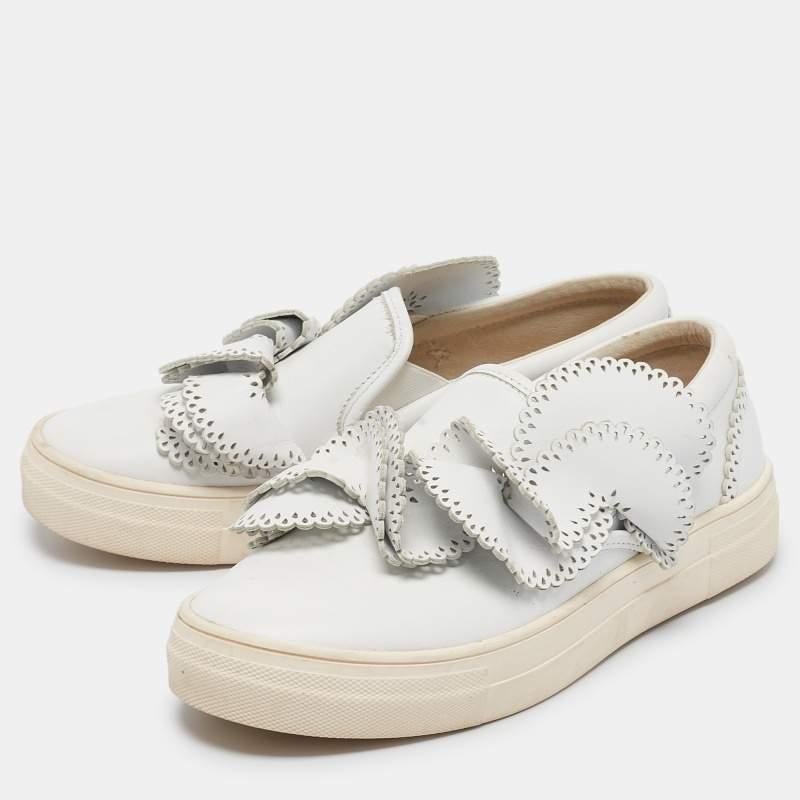 Upgrade your style with these Sophia Webster sneakers. Meticulously designed for fashion and comfort theyre the ideal choice for a trendy and comfortable stride.