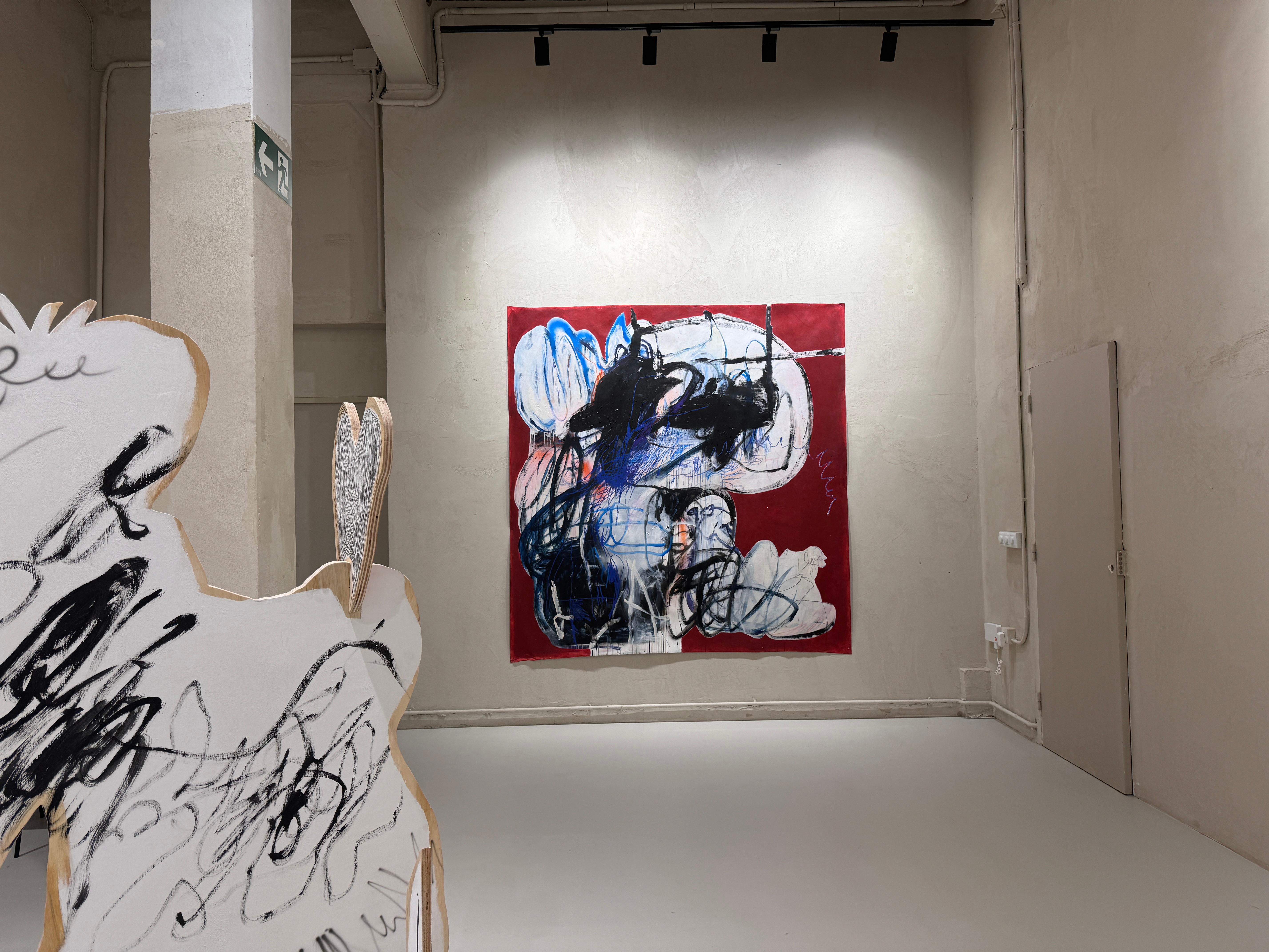 L'opera d'arte verrà spedita arrotolata in un tubo con spedizione gratuita al tuo indirizzo a causa delle sue grandi dimensioni. Can offre supporto e assistenza nella ricerca di un corniciaio nella tua zona che possa allungare l'opera su una