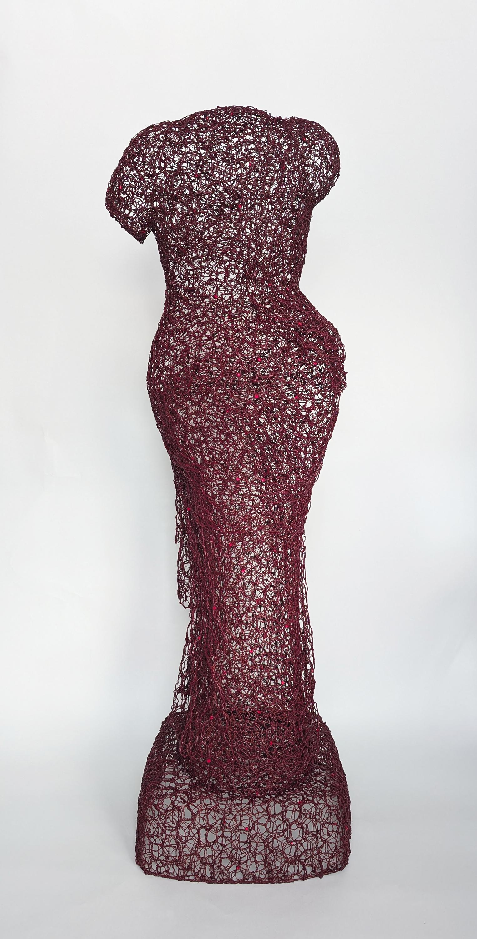 Afrodite rosso granato - Sculpture Contemporaneo di Sophie DeFrancesca