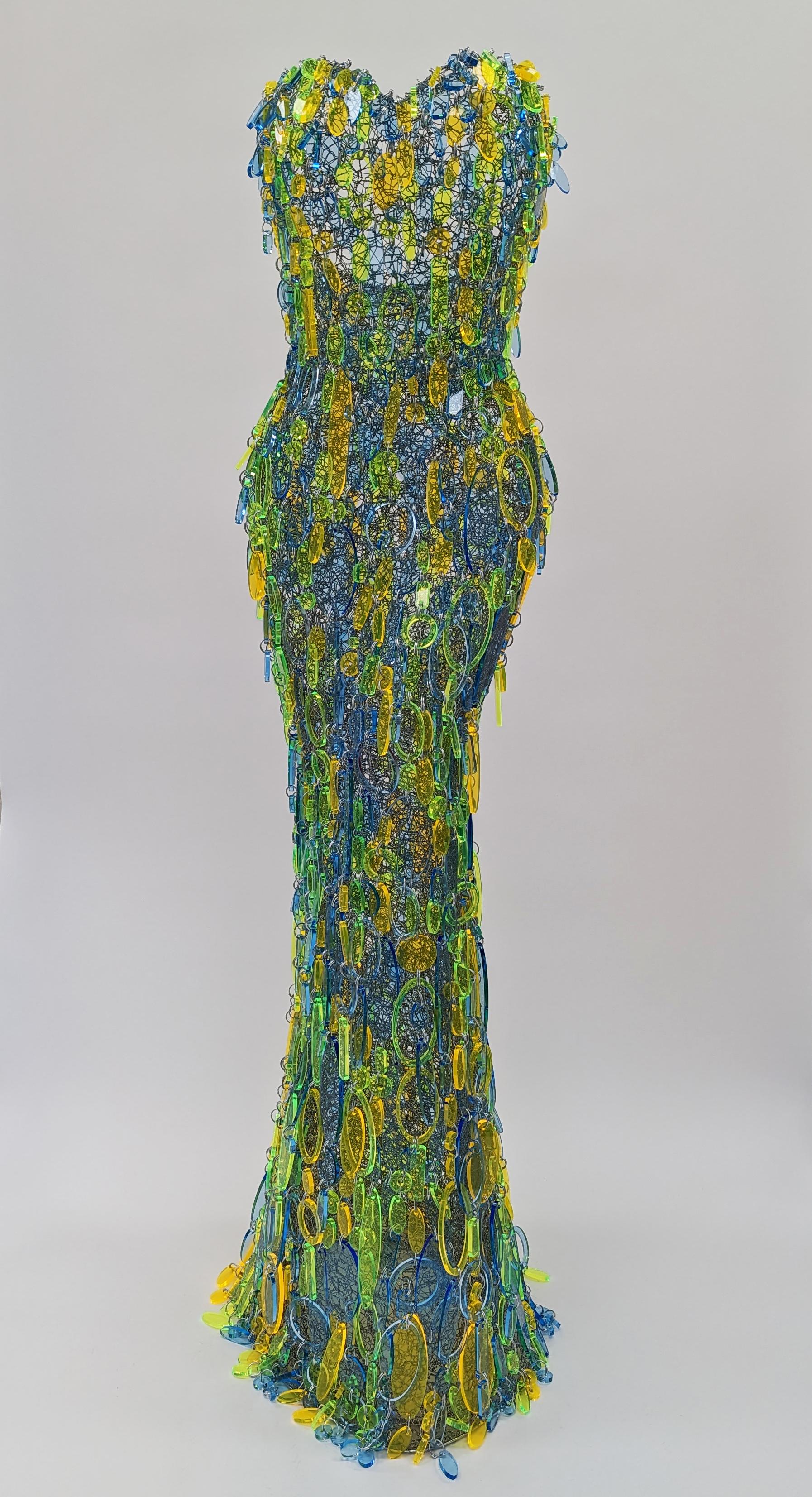 Figurative Sculpture de Sophie DeFrancesca - Sra. Universo Paralelo
