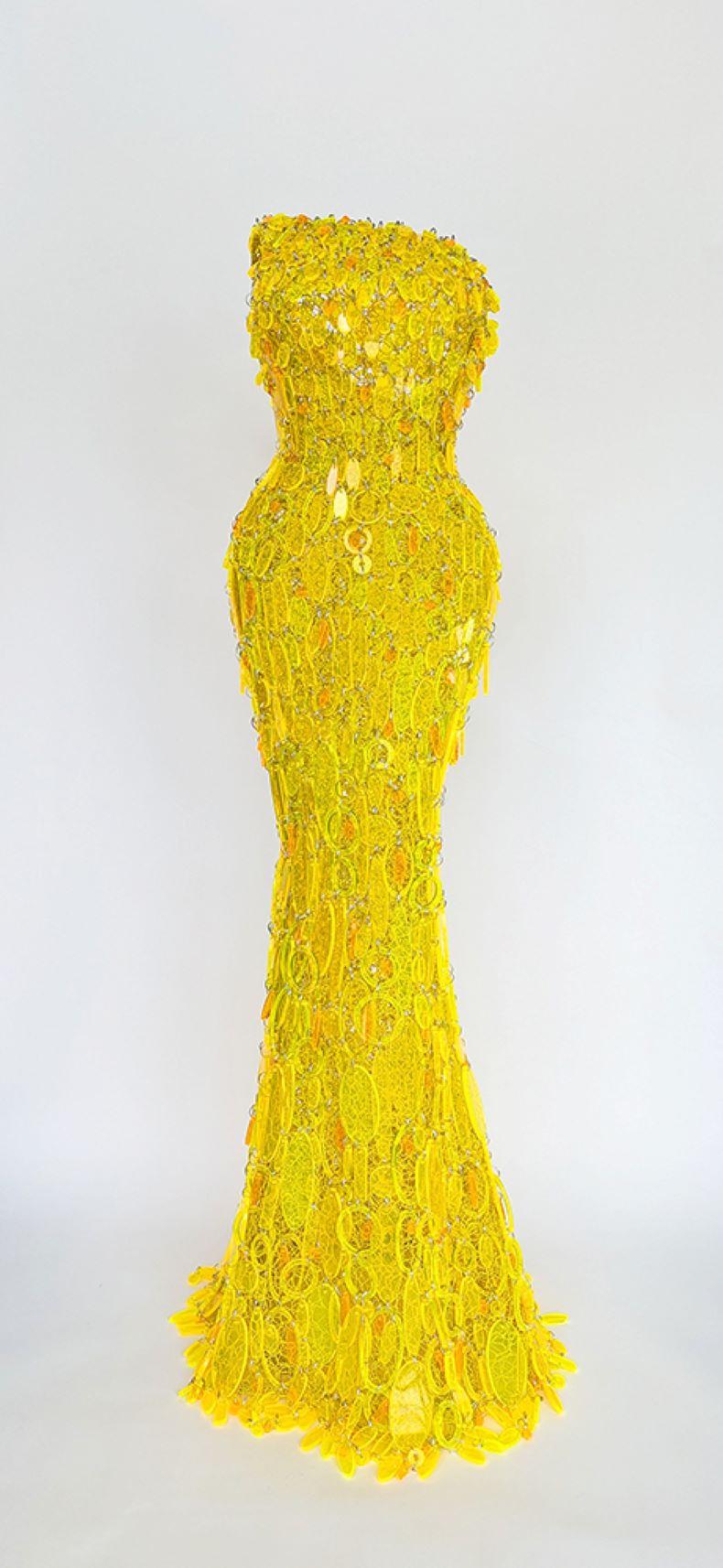 Figurative Sculpture de Sophie DeFrancesca - Resplandor Solar