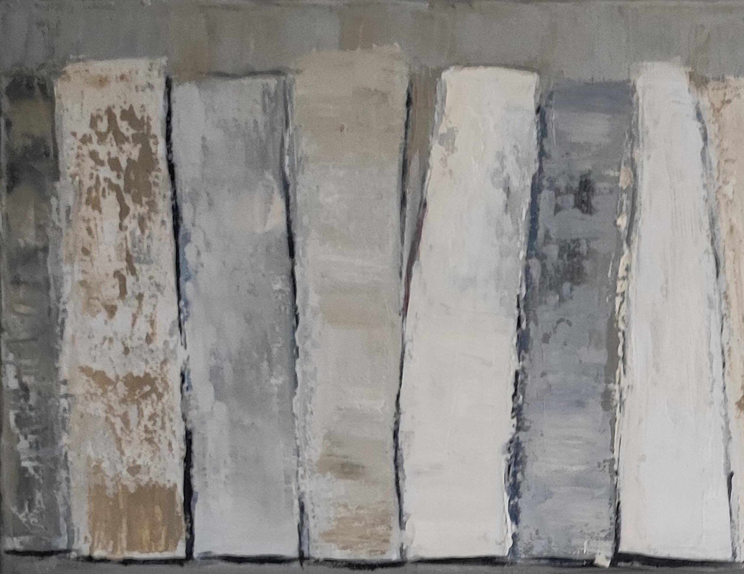 Abstract library with books in greige and white tones. Worked in monochrome, these white, ocher and gray books stored in a library, invite us to immerse ourselves in the imagination. 
Worked in oil and knife, the subject ends up disappearing in