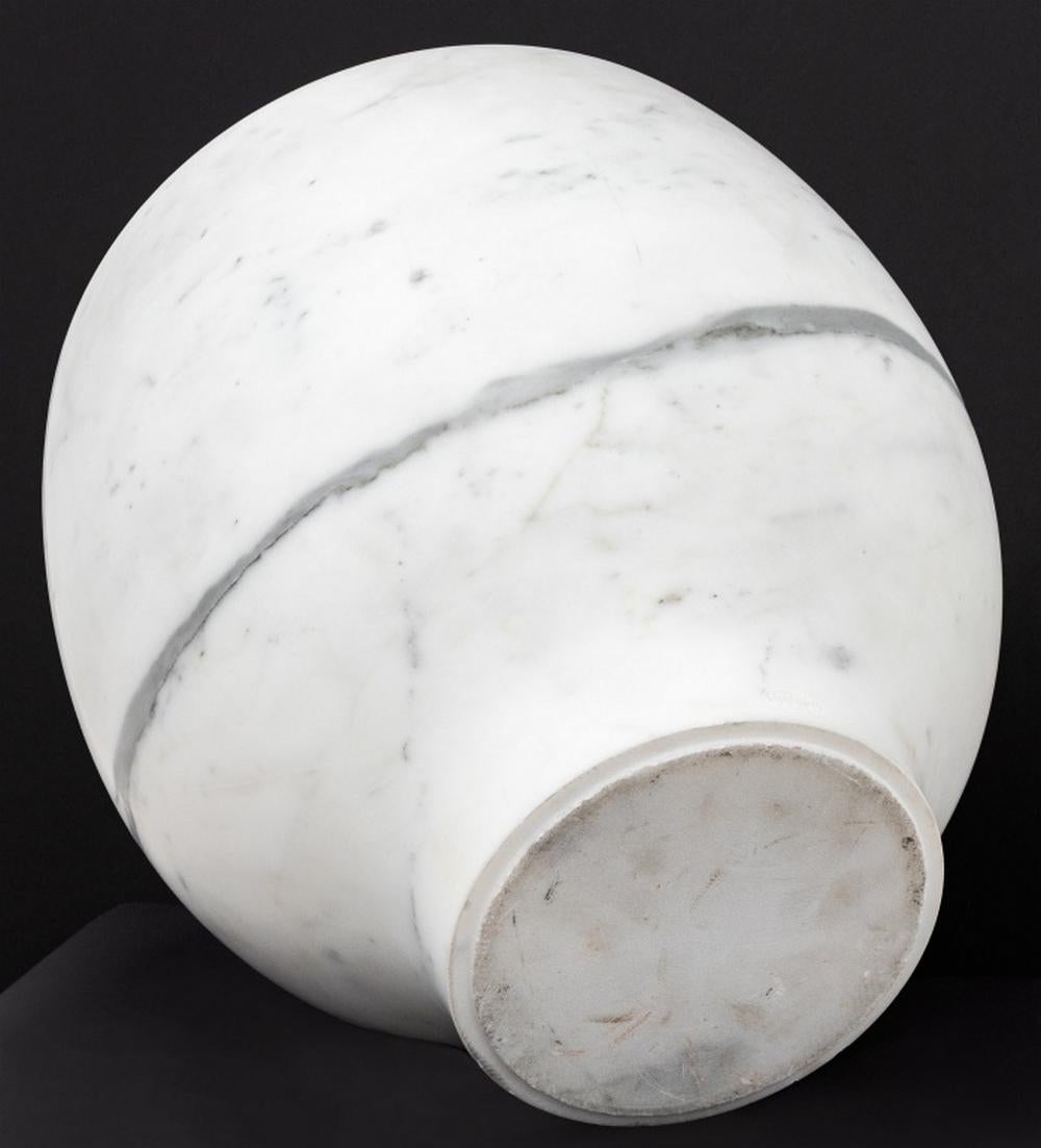 Sophie LaFont White Marble Vase In Good Condition For Sale In Astoria, NY