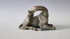 Giraffe « Nap » en bronze 3/8 par Sophie Martin