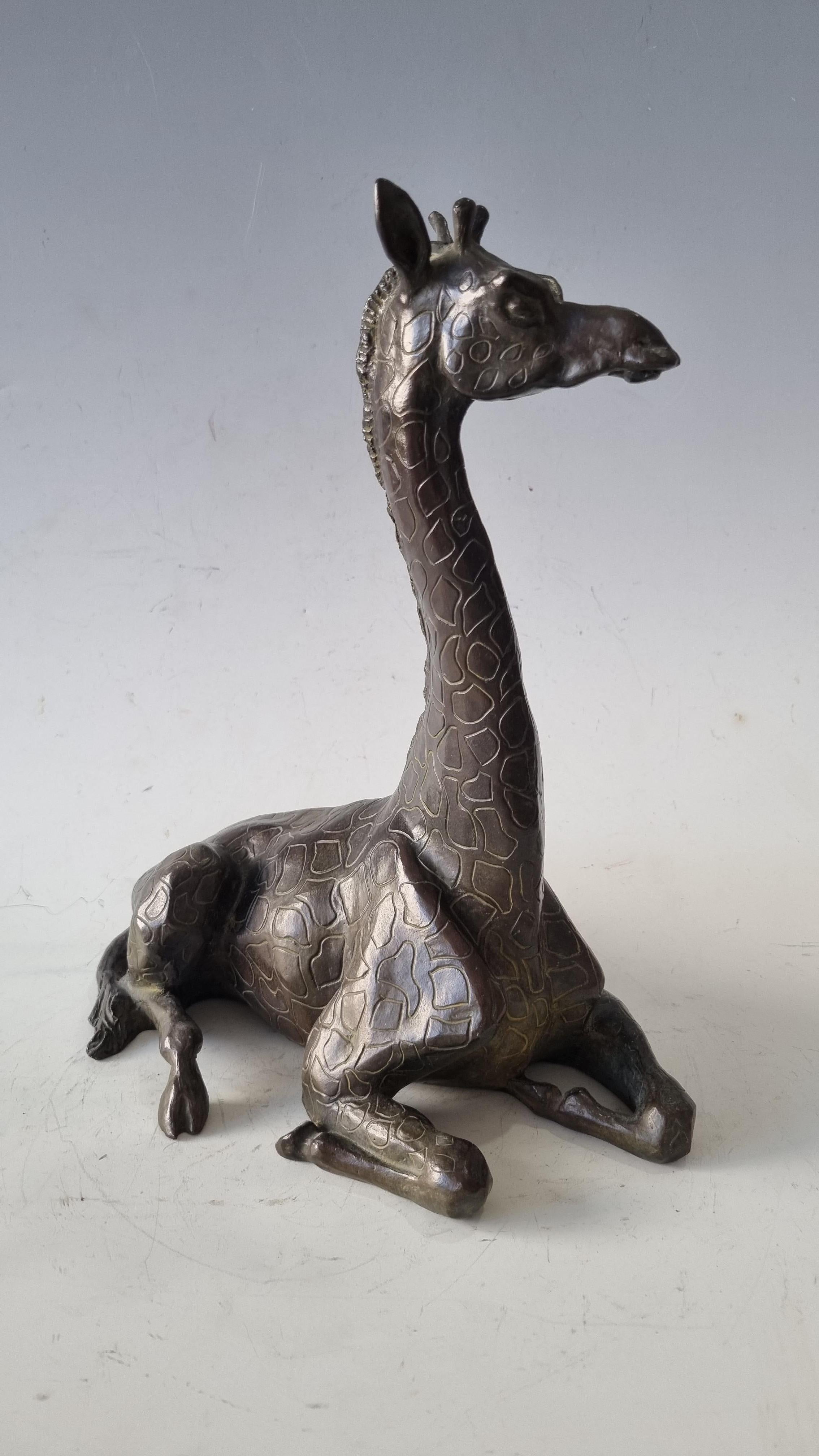 SOPHIE MARTIN Figurative Sculpture - lying Giraffe Bronze by Sophie Martin 4/8