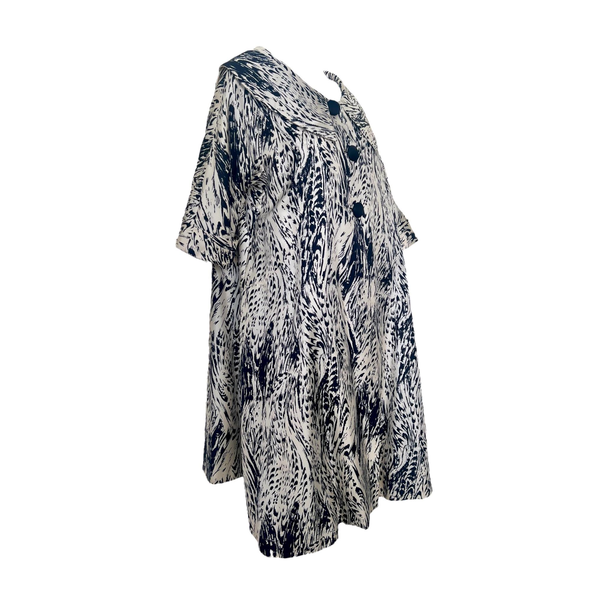 Sophie de Saks Abrigo Swing con estampado abstracto en blanco y negro de los años 50 Gris en venta