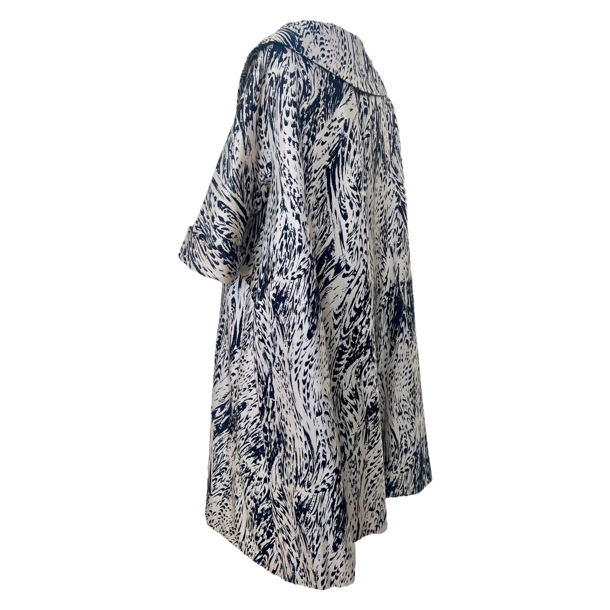 Sophie de Saks Abrigo Swing con estampado abstracto en blanco y negro de los años 50 en Bueno estado para la venta en Los Angeles, CA