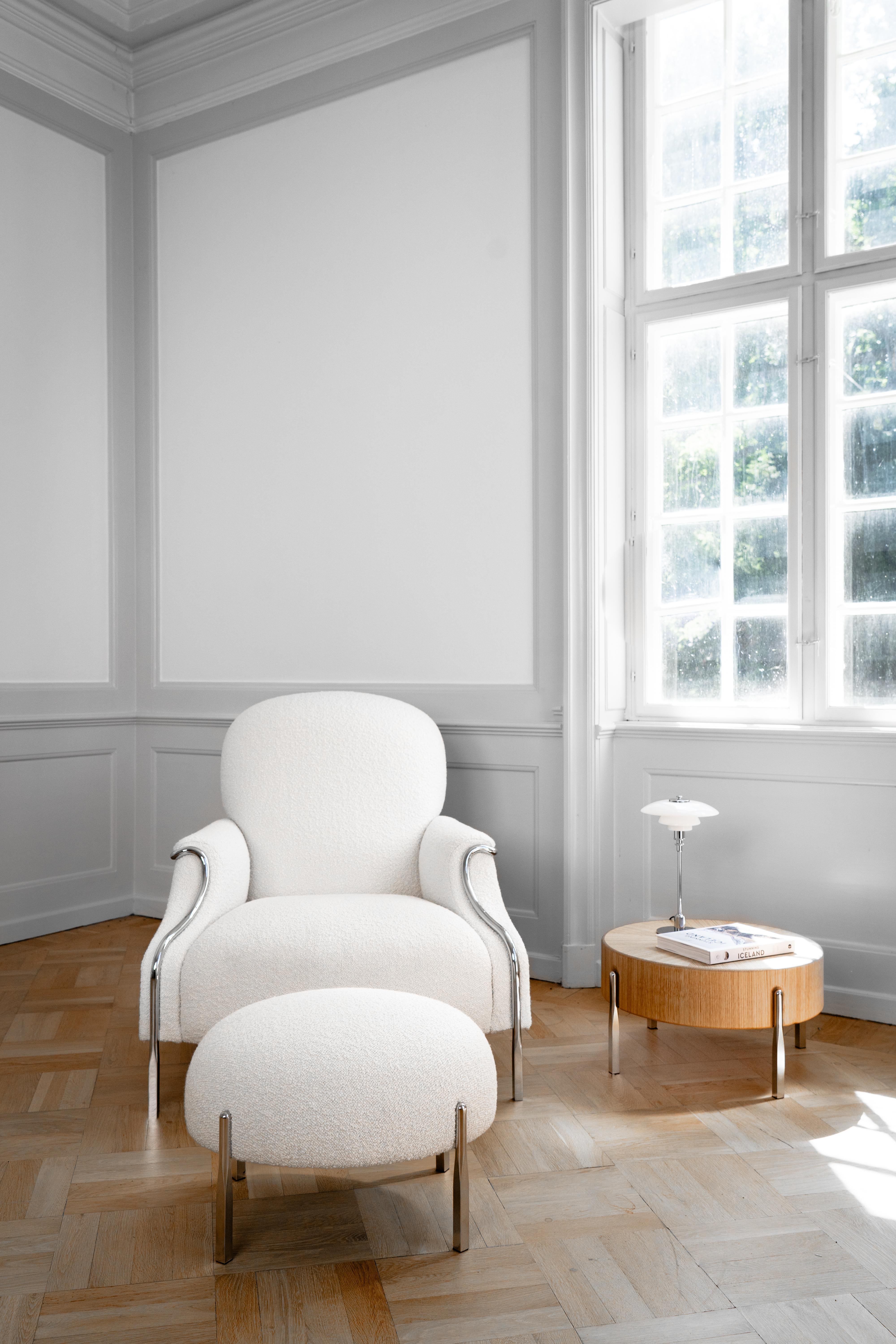 Sophisticate Stool - chrome steel tube legs with boucle upholstery In New Condition For Sale In Copenhagen, DK