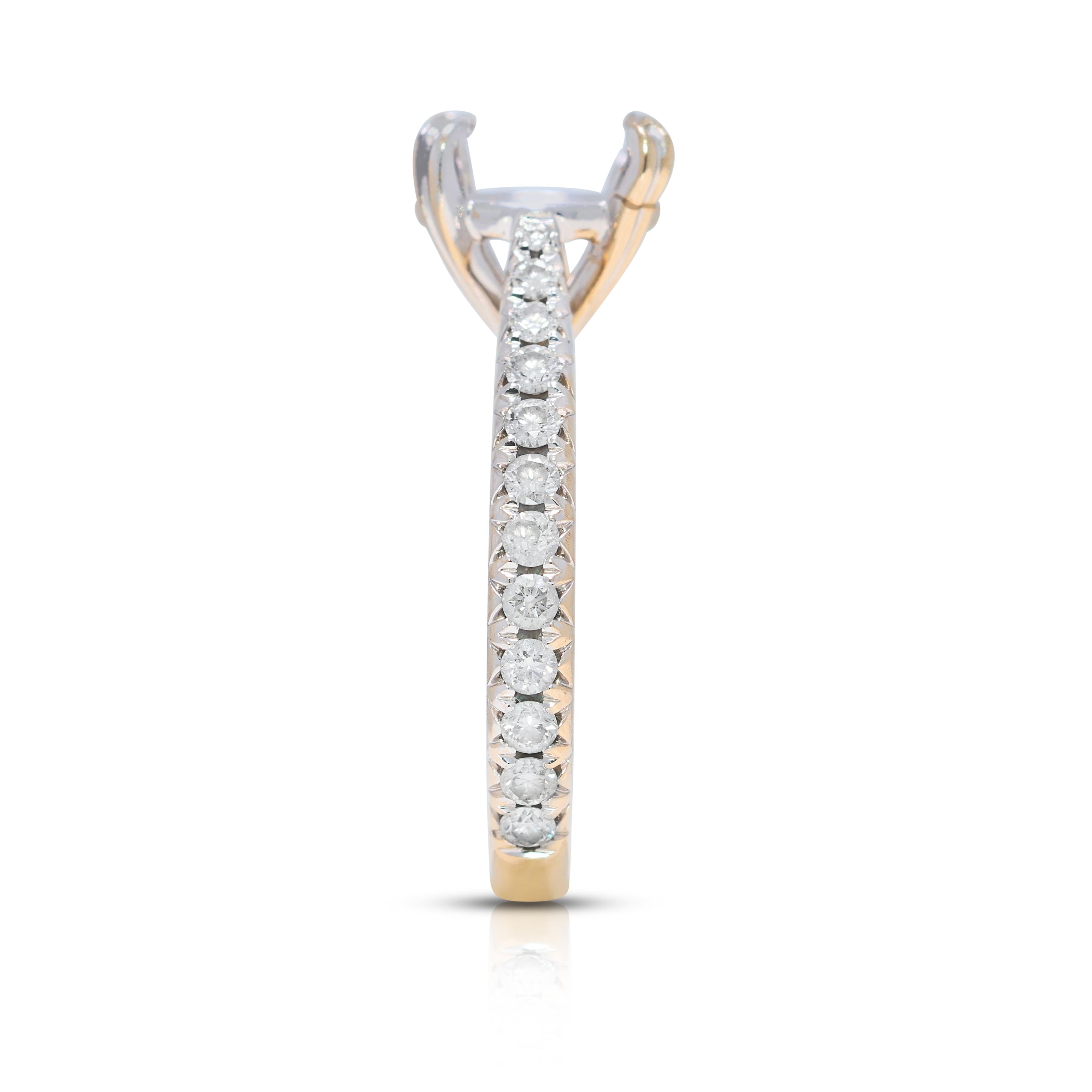 Sophisticated 0.41ct Natural Diamond Ring Setting in 18K Two-Toned Gold In Excellent Condition For Sale In רמת גן, IL