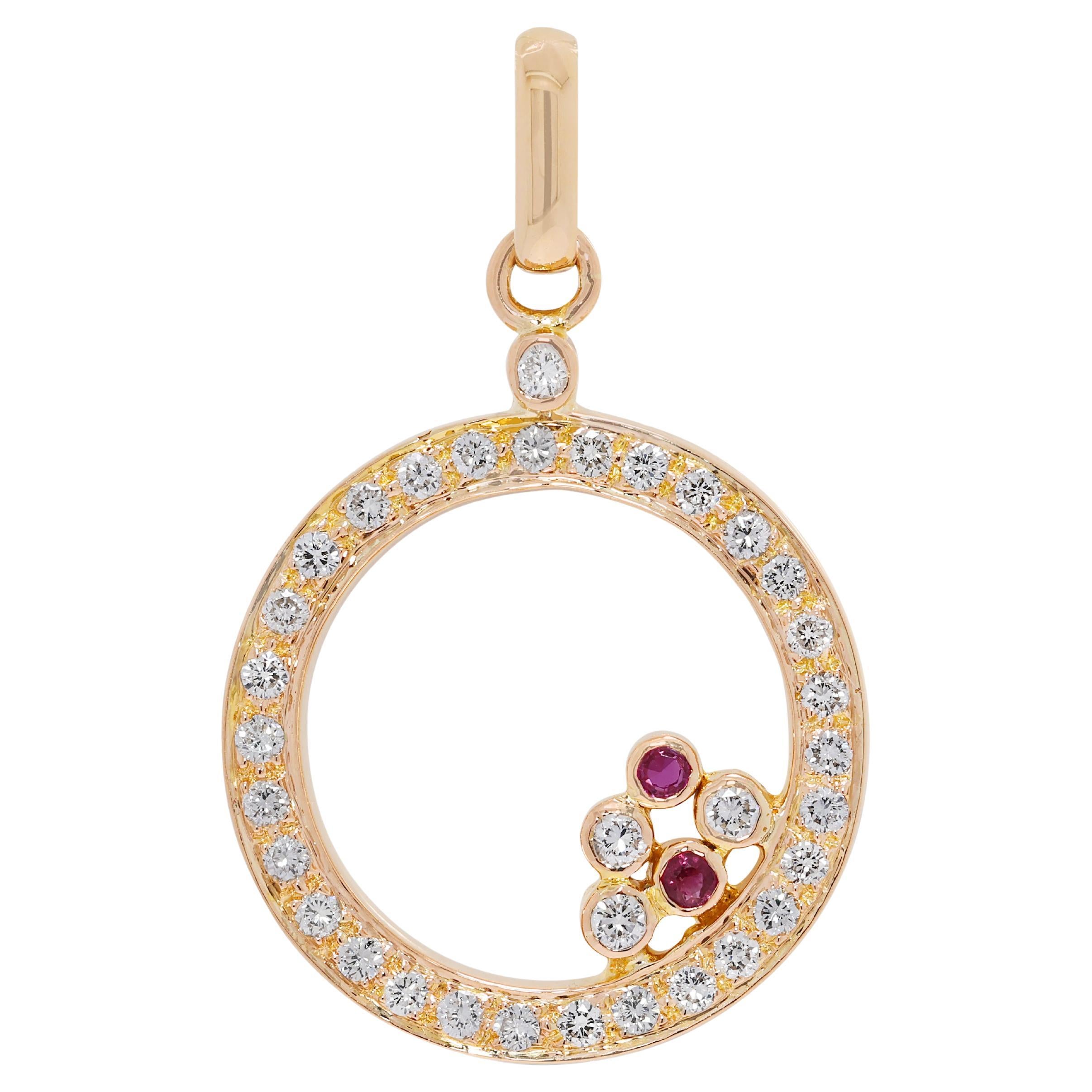 Pendentif sophistiqué en diamant naturel et rubis de 0,46ct  en or jaune 18K en vente