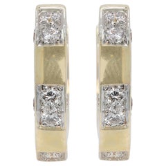 Sophisticated 0.48 carat Natural Diamond Earrings in 18K Yellow Gold