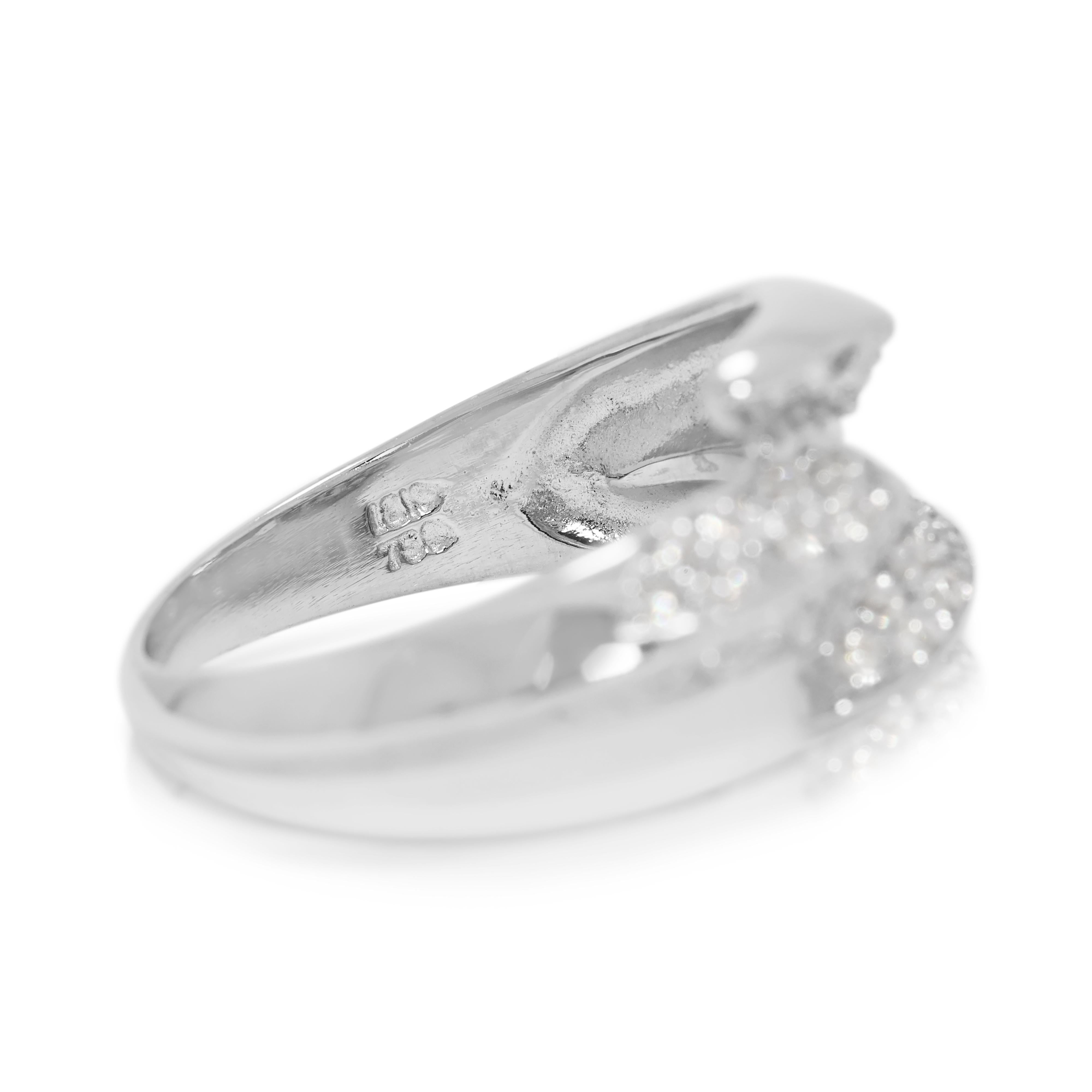 Sofisticato anello con diamante naturale da 0,56 carati in oro bianco 18 carati In condizioni Nuovo in vendita a רמת גן, IL