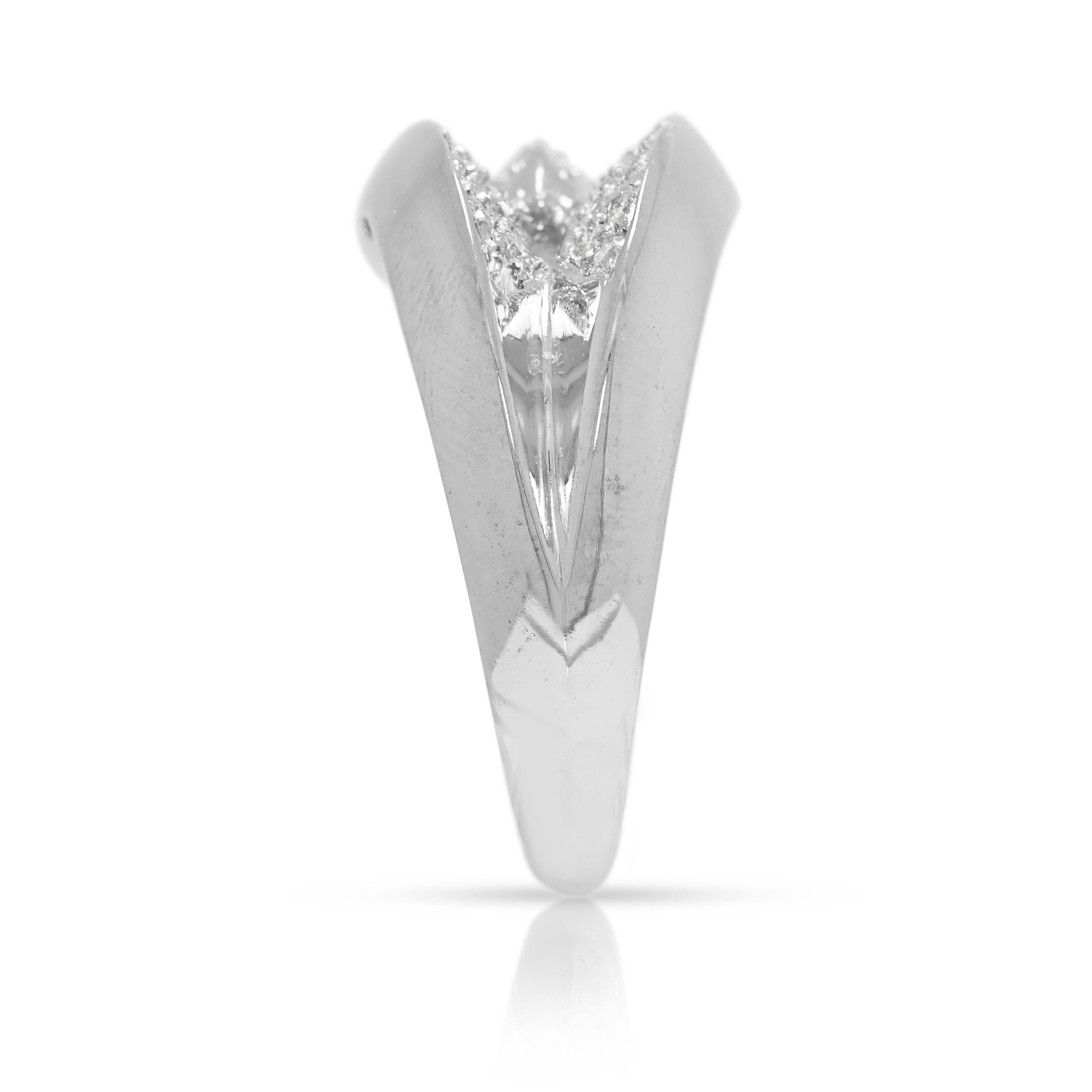 Donna Sofisticato anello con diamante naturale da 0,56 carati in oro bianco 18 carati in vendita