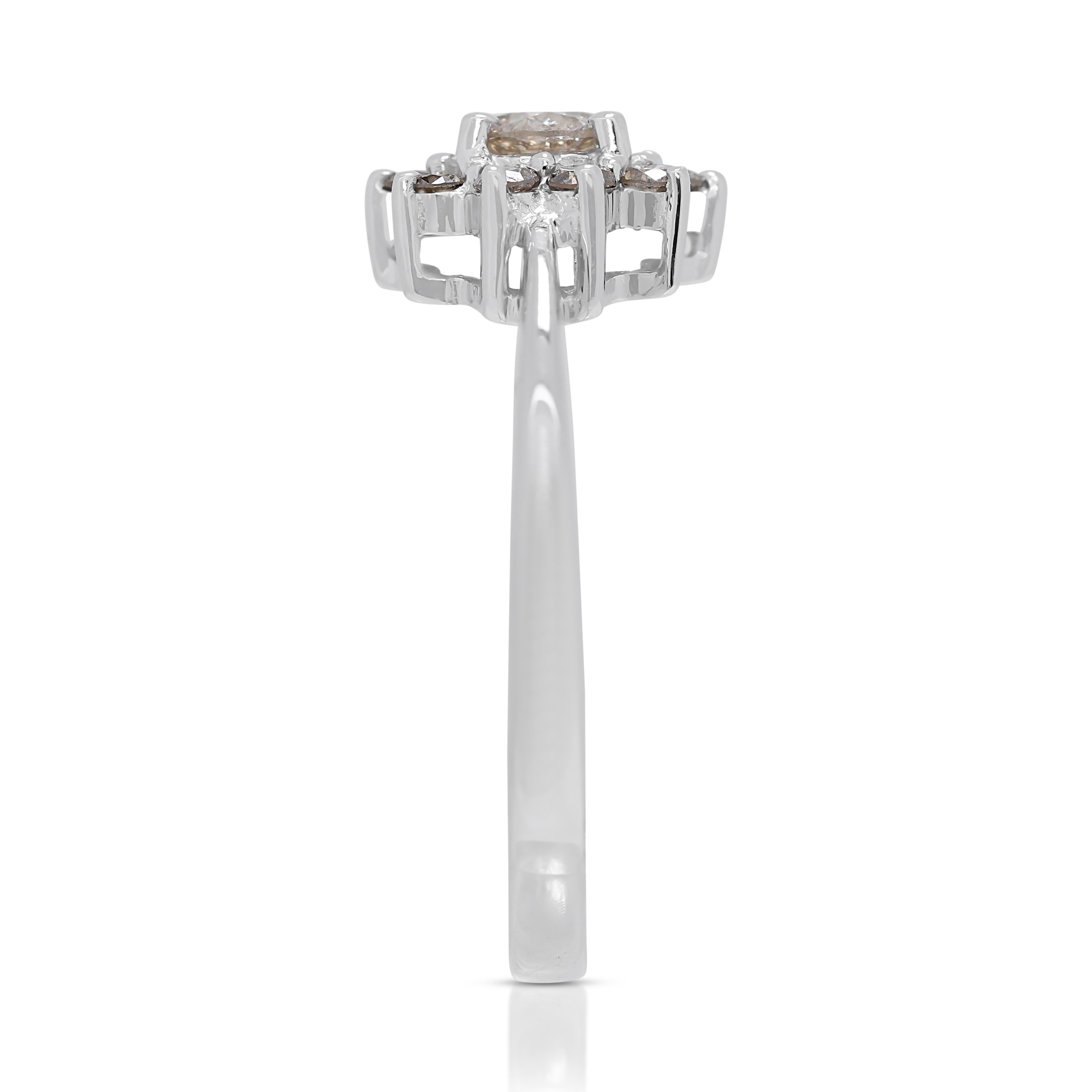 Sophisticated 0.57ct Diamonds Flower-Shaped Ring in 18k White Gold  For Sale 1