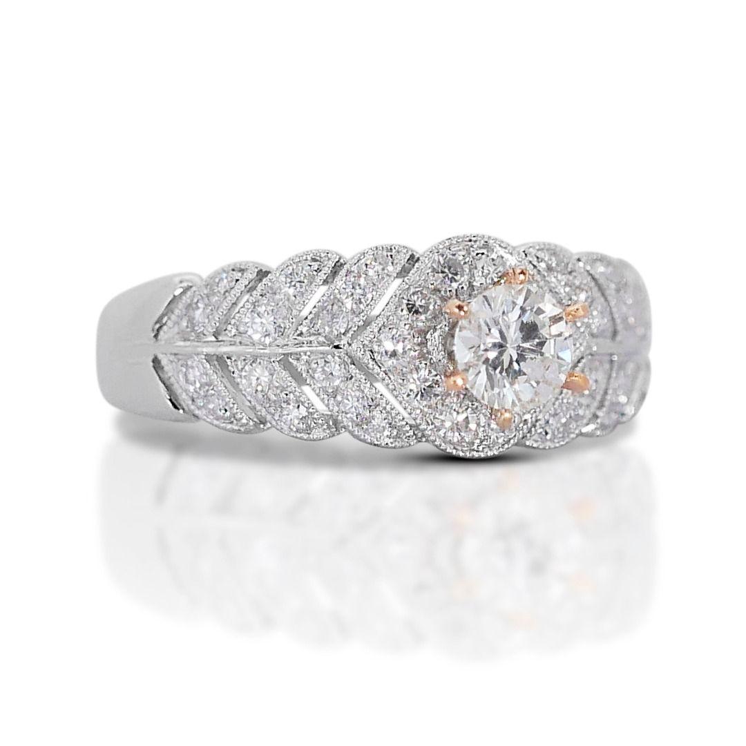 Sophisticated 0.58ct Pave Diamond Ring set in Platinum In New Condition For Sale In רמת גן, IL