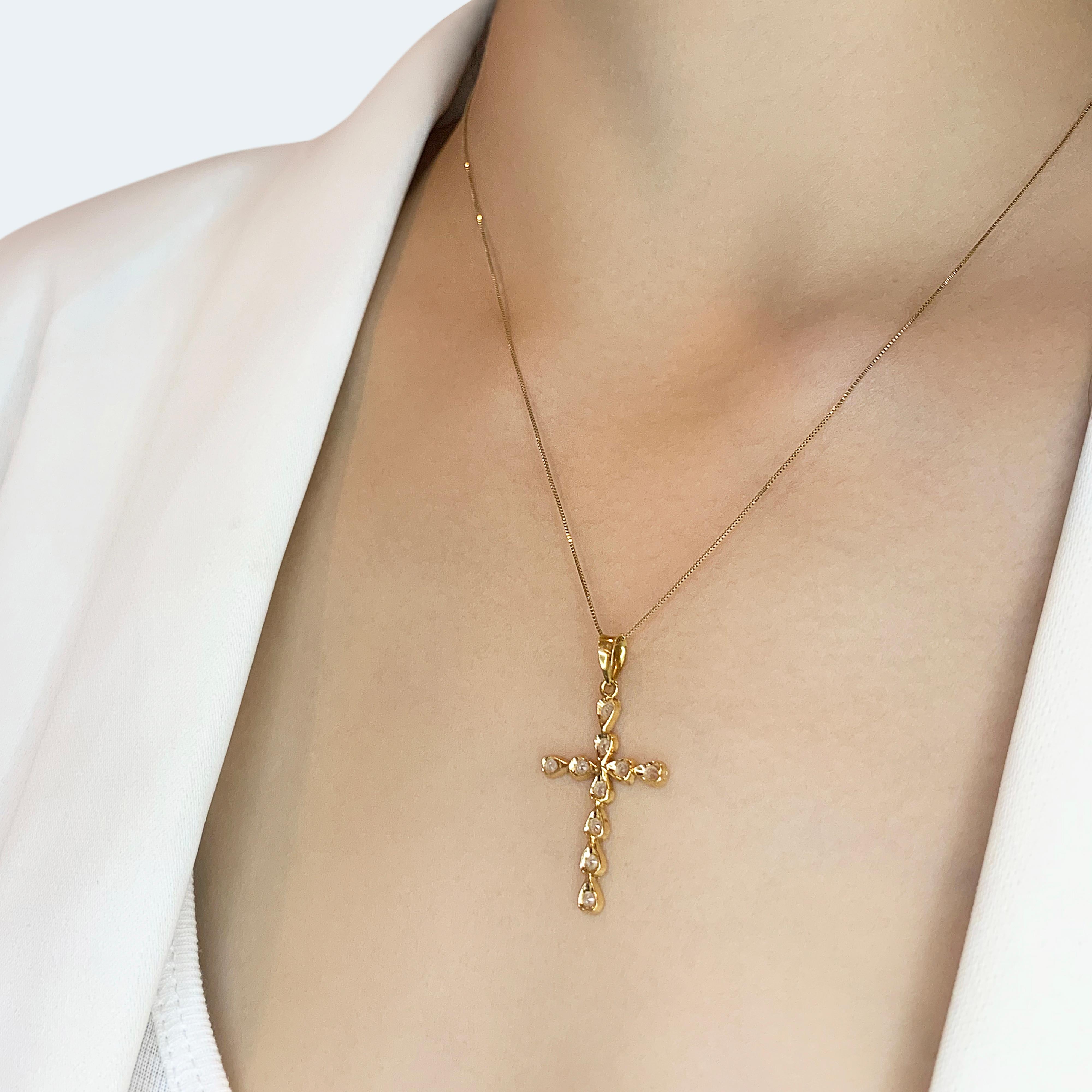 Pendentif sophistiqué en or jaune 18 carats avec diamant naturel de 0,5 carat en vente 2