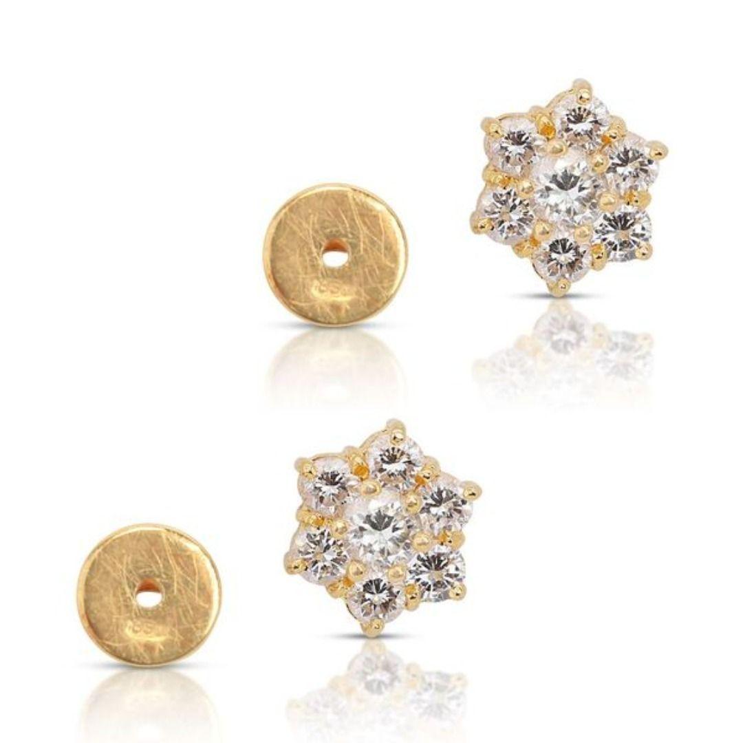 Sophisticated 0.70ct Flower-shaped Diamond Stud Earrings in 20K Yellow Gold For Sale 1
