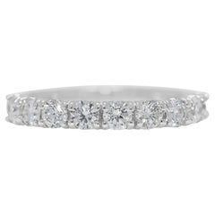 Sofisticado anillo de diamantes naturales de 0,72 ct en oro blanco de 18 quilates