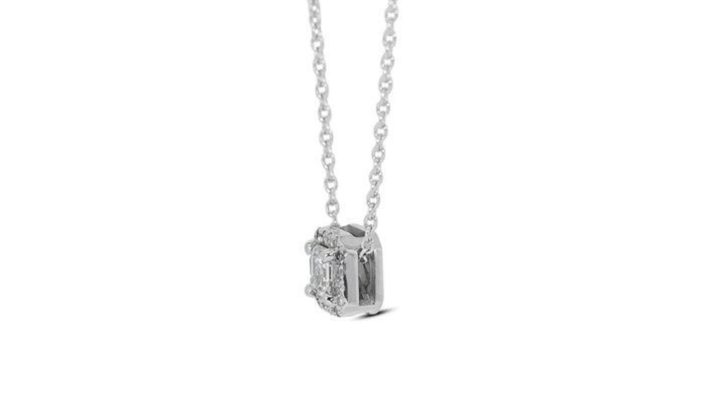 Sophisticated 0.83ct Ascher Cut Diamond Necklace in 18K White Gold  In New Condition For Sale In רמת גן, IL