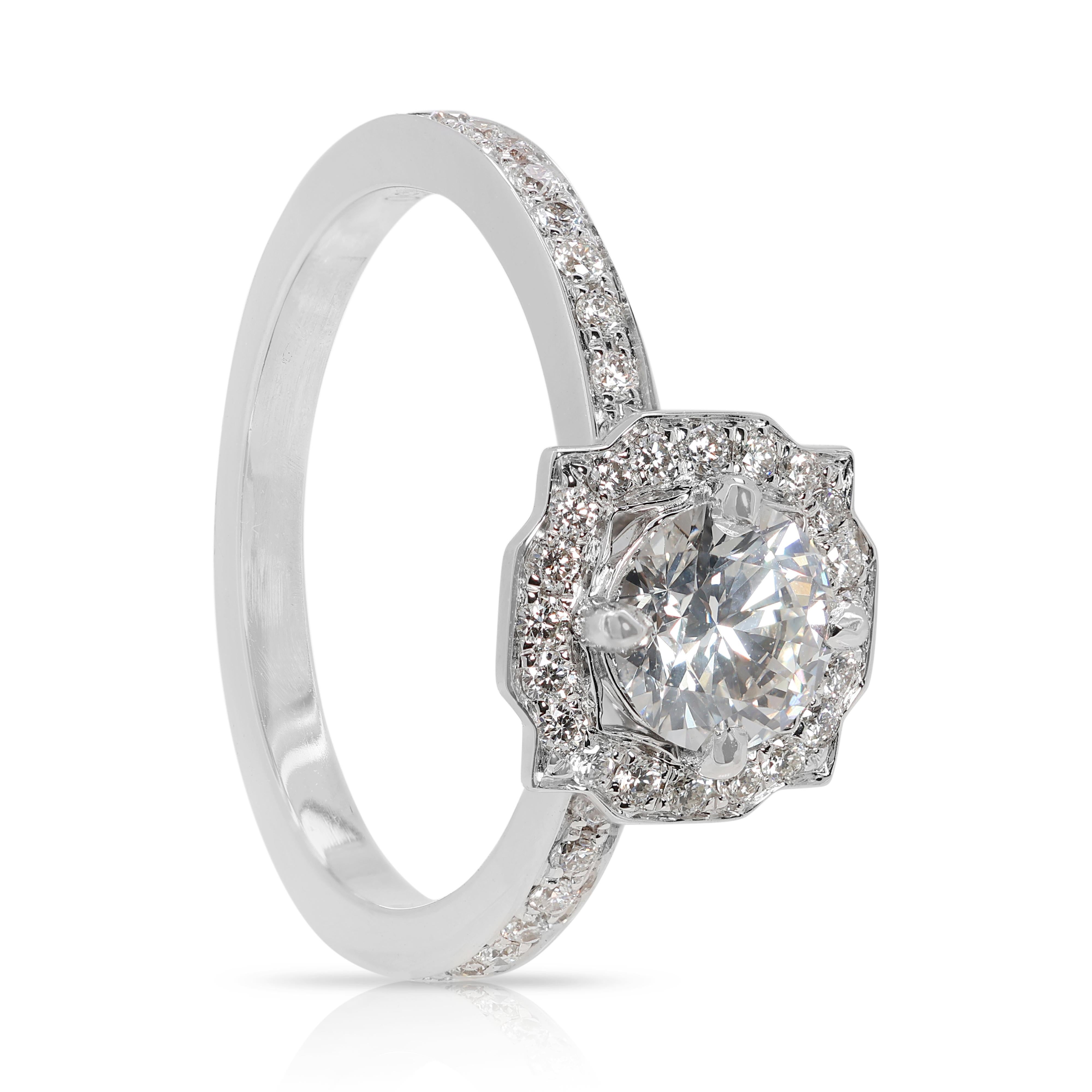 Women's Sophisticated 0.92 carat Natural Diamond Ring in 18K White Gold For Sale