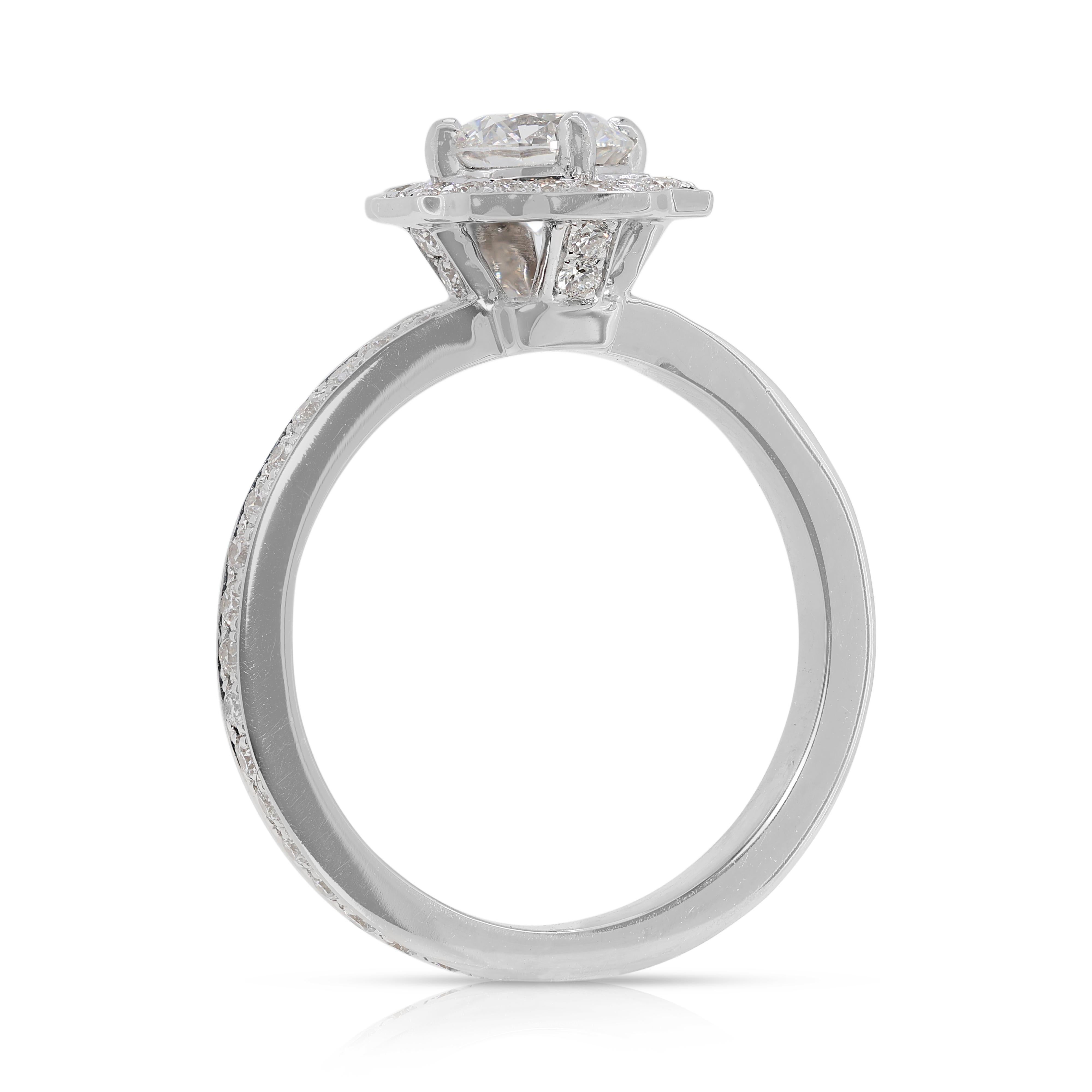 Sophisticated 0.92 carat Natural Diamond Ring in 18K White Gold For Sale 2