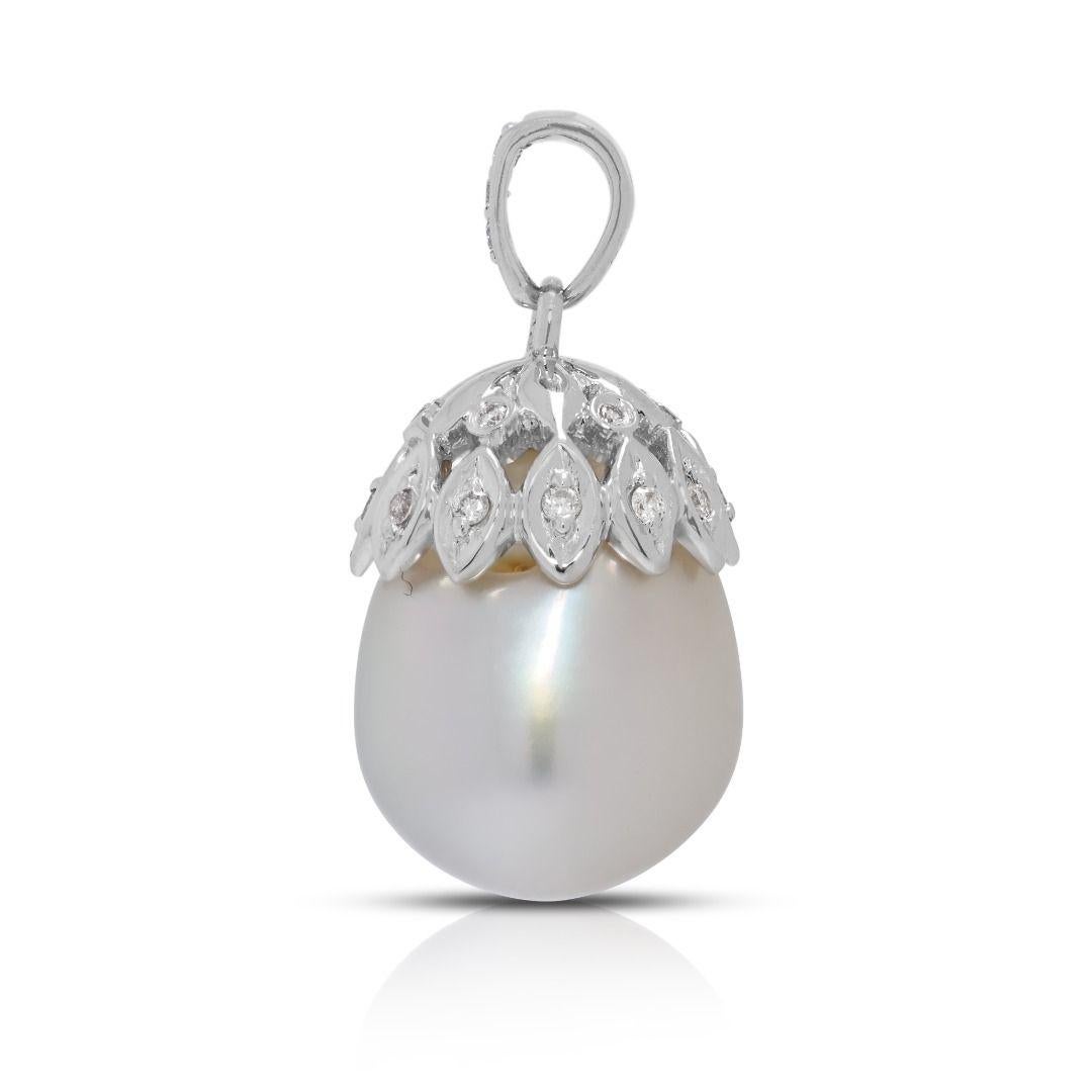 Sophisticated 12.1mm South Sea Pearl & 0.04ct Natural Diamond Pendant Unisexe en vente