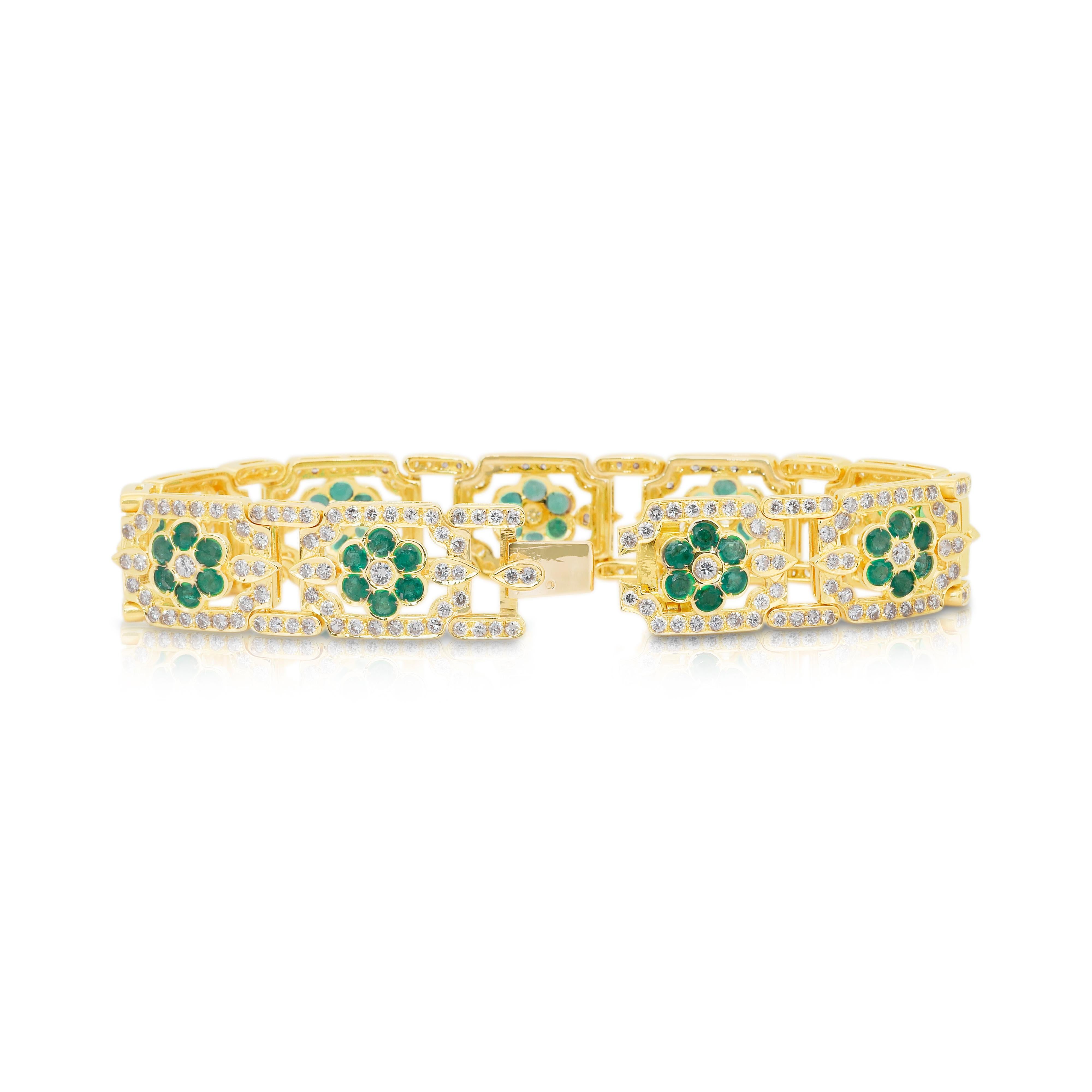 Sofisticato bracciale con smeraldi e diamanti da 12,45 carati in oro giallo 18 carati In condizioni Nuovo in vendita a רמת גן, IL