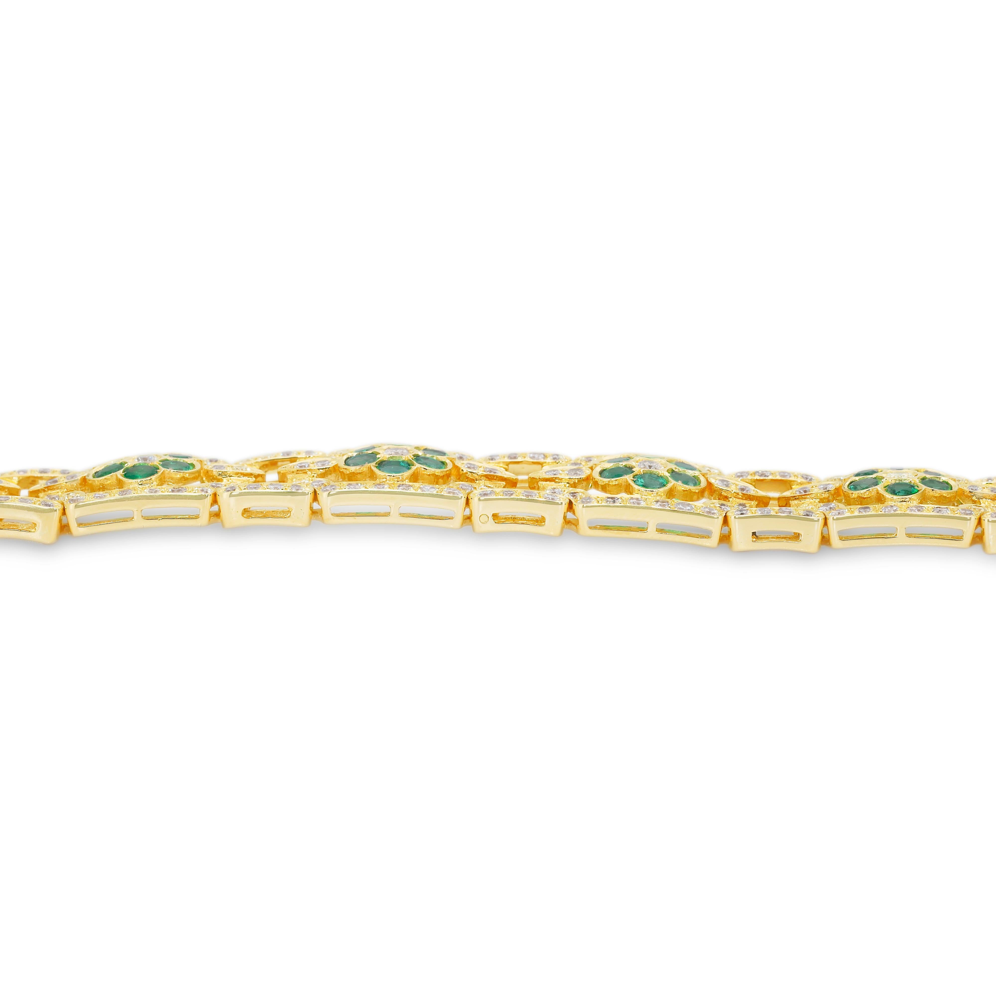 Sofisticato bracciale con smeraldi e diamanti da 12,45 carati in oro giallo 18 carati in vendita 3