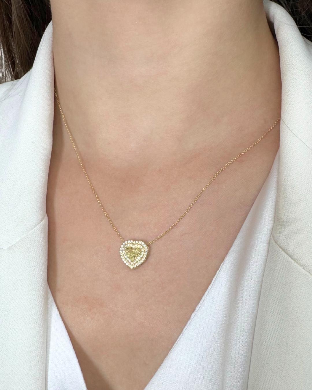 Raffinierte 1,26-Karat-Diamanten-Halskette mit Herz-Halo-Anhänger - IGI-zertifiziert im Angebot 5