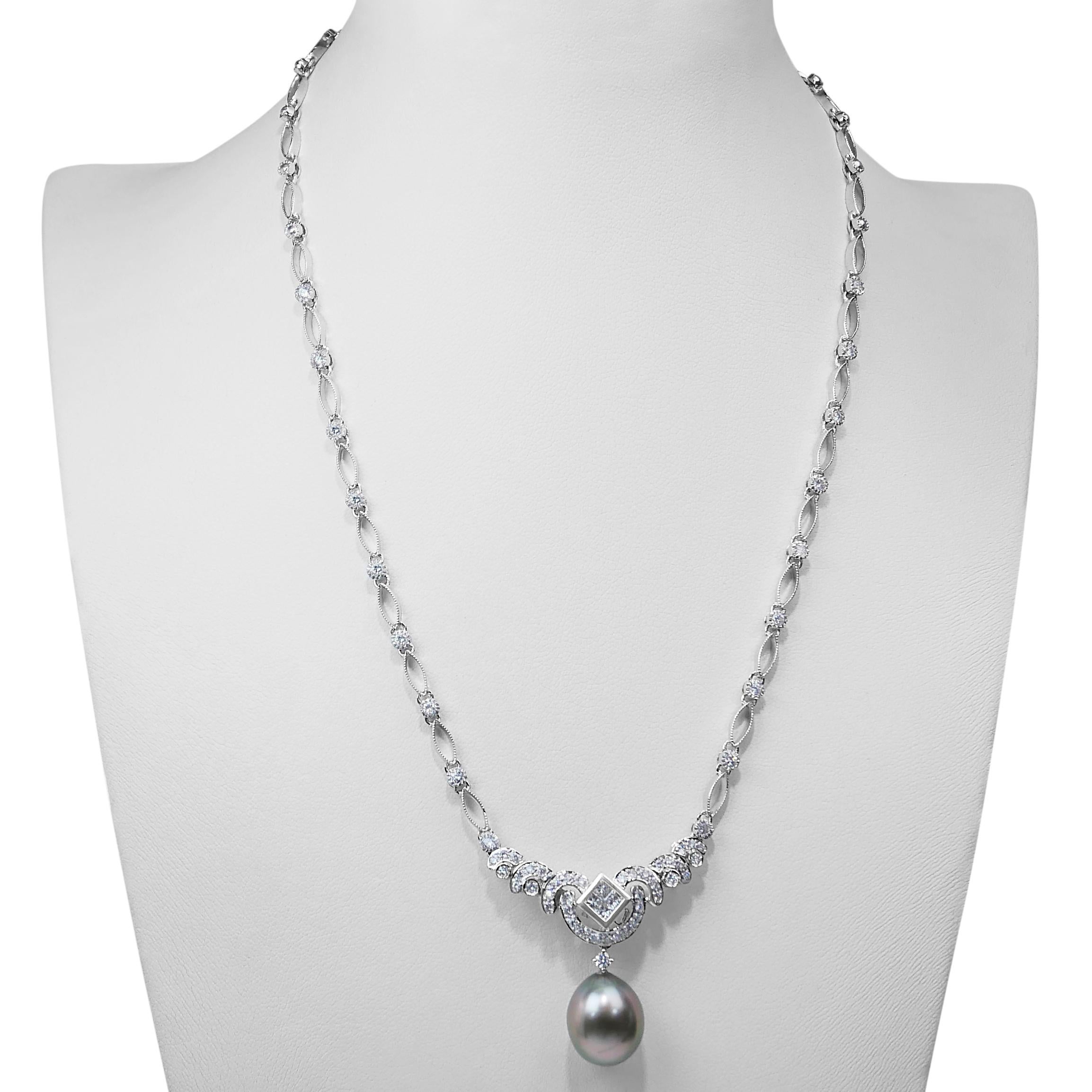 Sofisticata collana di perle coltivate e diamanti naturali da 1,46 ct. in vendita 3