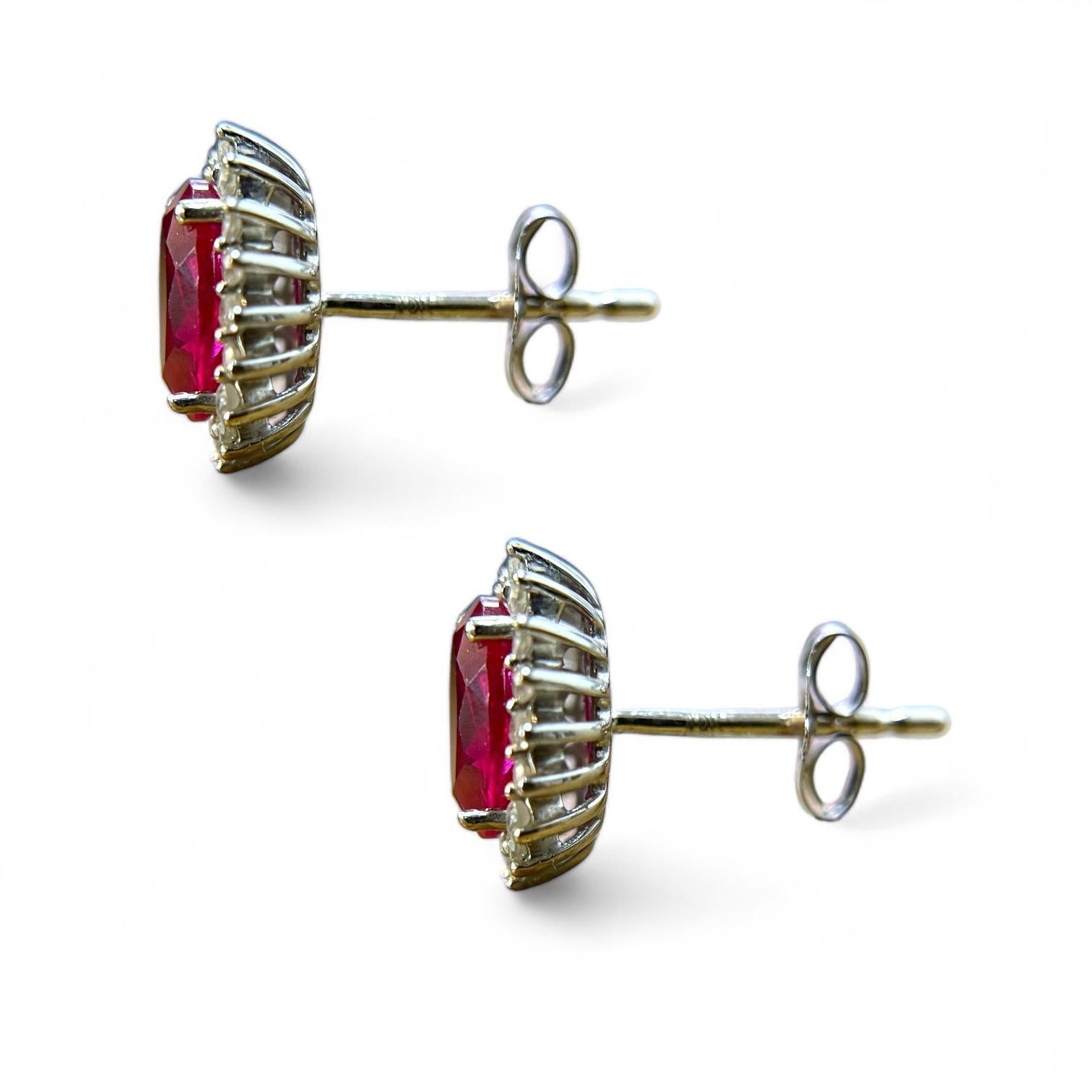 Sophisticated 14K White Gold Red Gemstone Jewelry Collection For Sale 2
